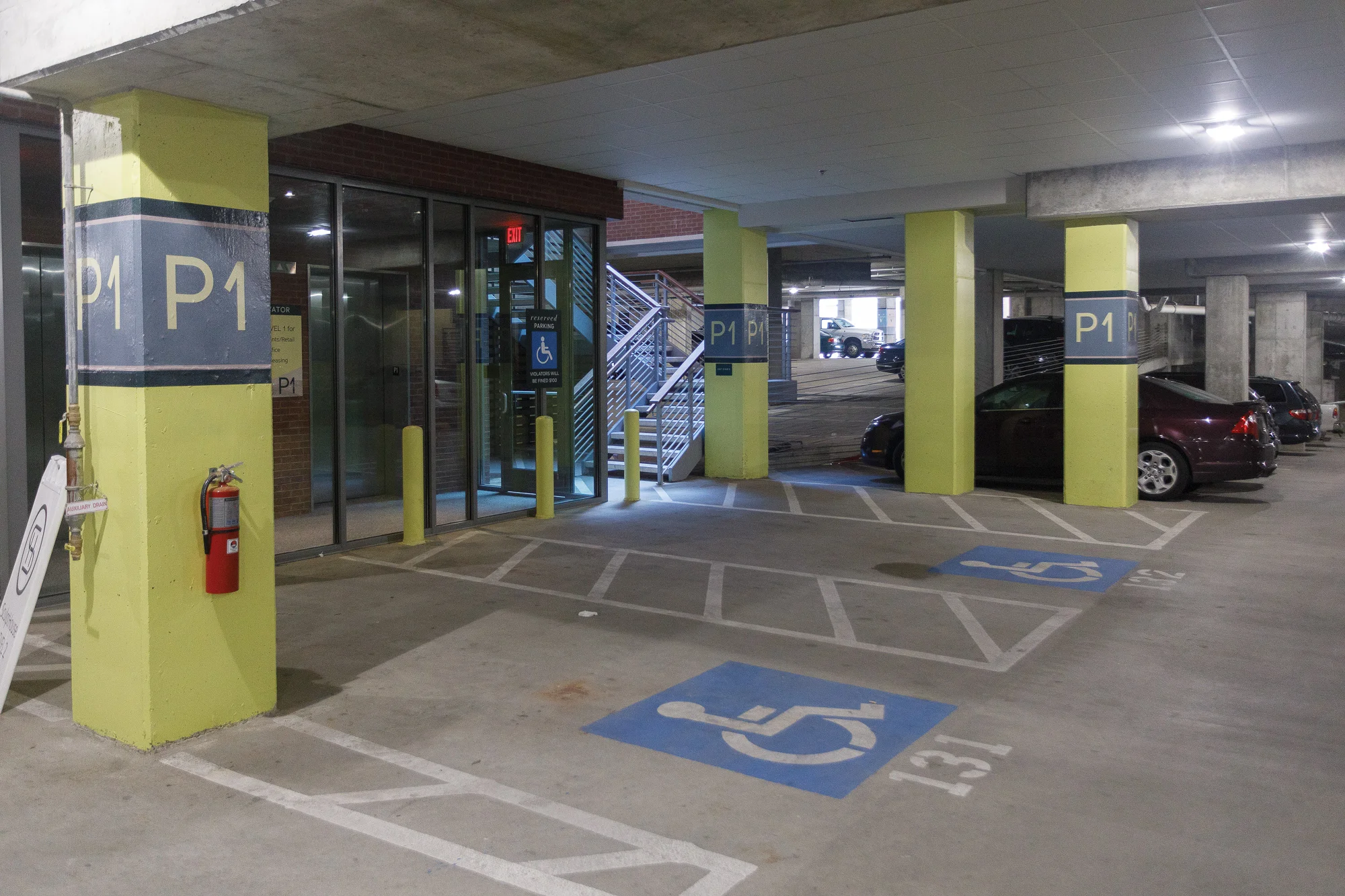 Vertis-Green-Hills_wayfinding-signage_reserved-handicapped-parking_MG_5280_small 2000 px.jpg