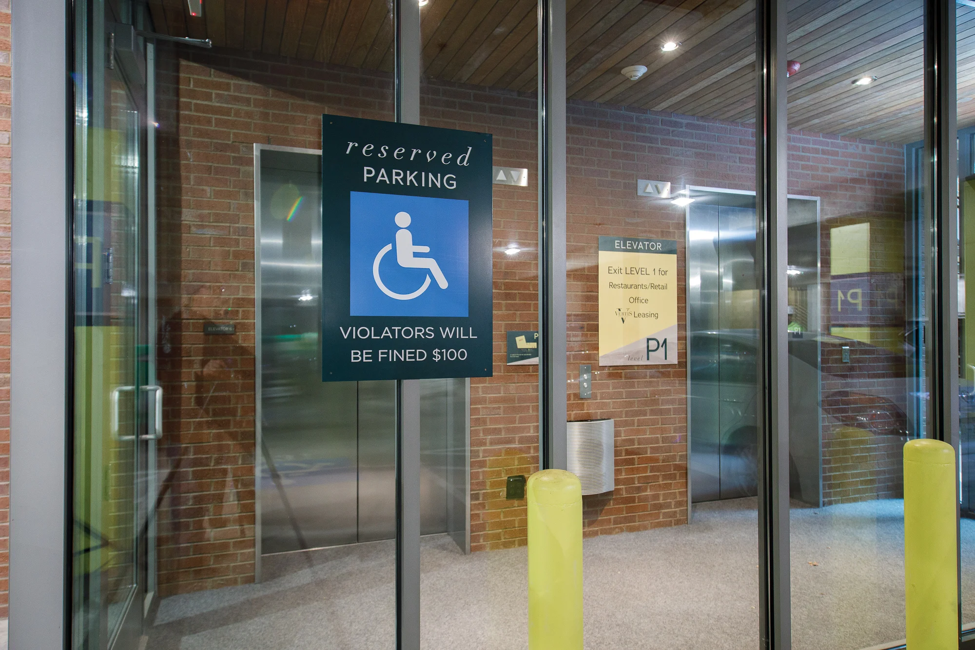 Vertis-Green-Hills_wayfinding-signage_reserved-handicapped-parking_MG_6310_small 2000 px.jpg