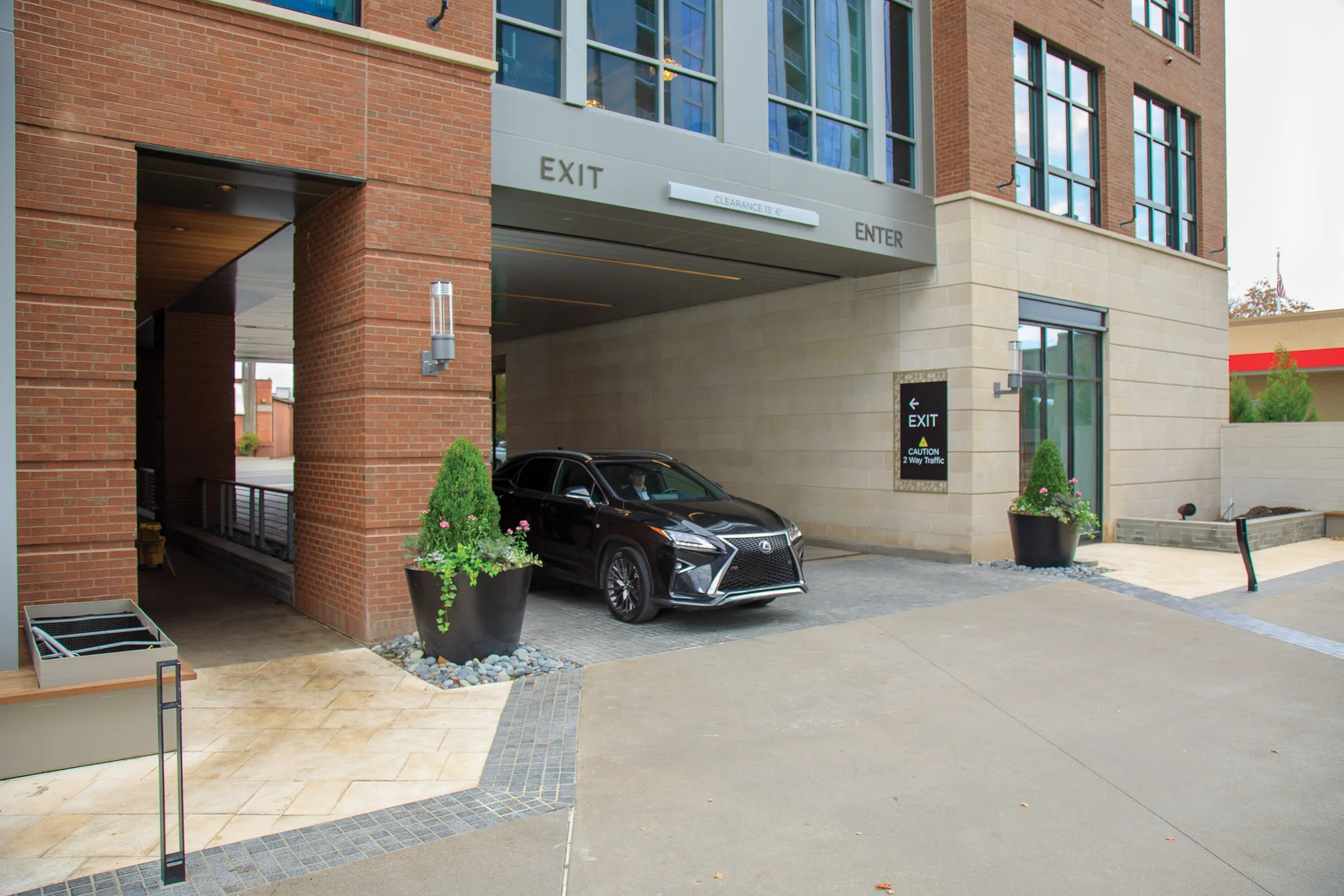 Vertis-Green-Hills_wayfinding-signage-Courtyard-Enter-Exit_MG_5768_small 2000 px.jpg
