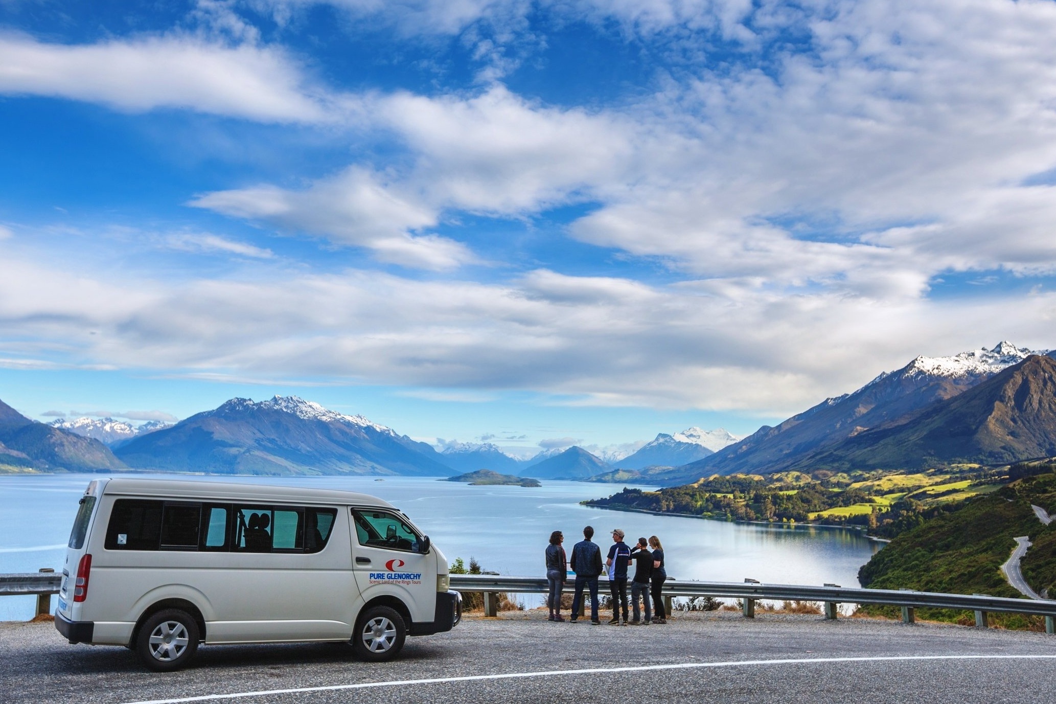 New_Zealands_most_scenic_road.jpg