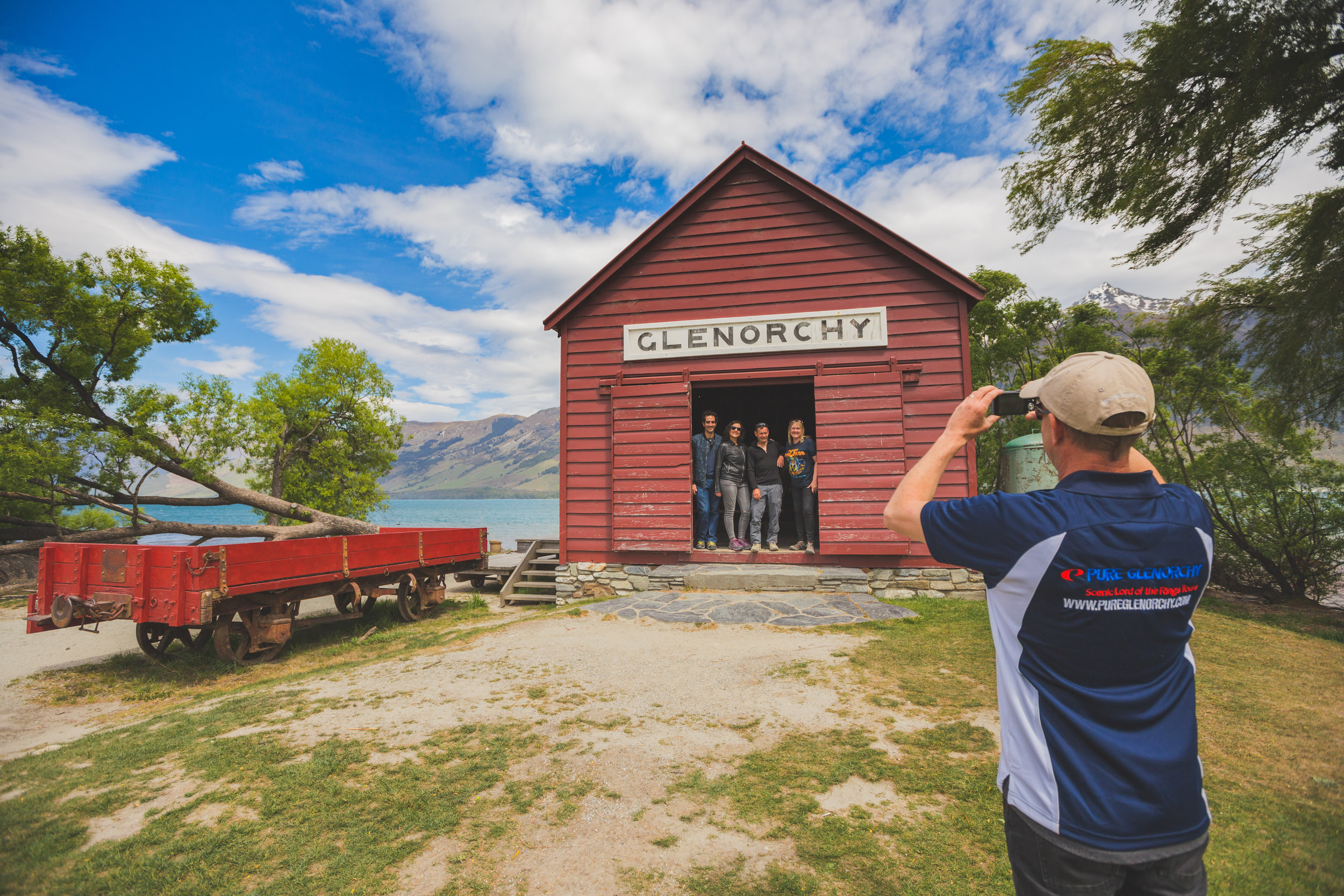 Glenorchy historic red shed.jpg