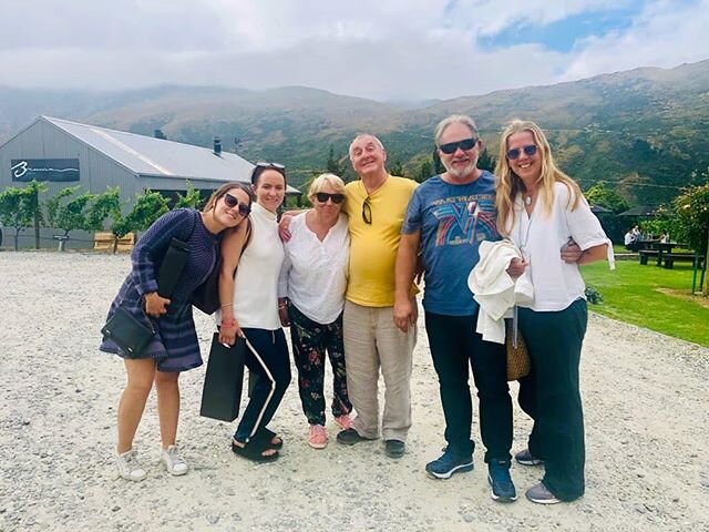 Good people and good times.

#queenstownlocaltours 
#queenstownlive 
#queenstownwinetours