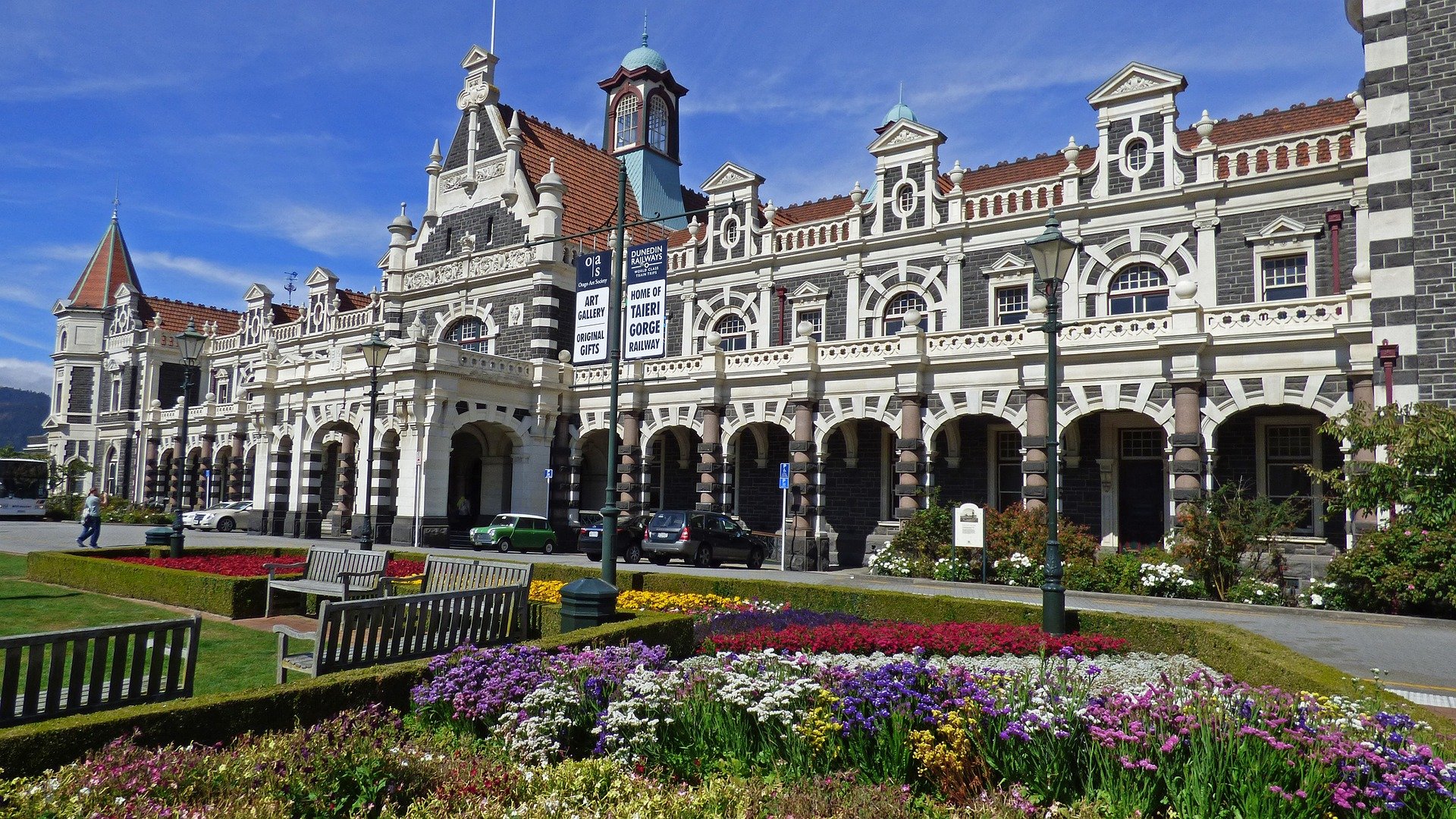 Dunedin, Otago and Southland Tours from Queenstown