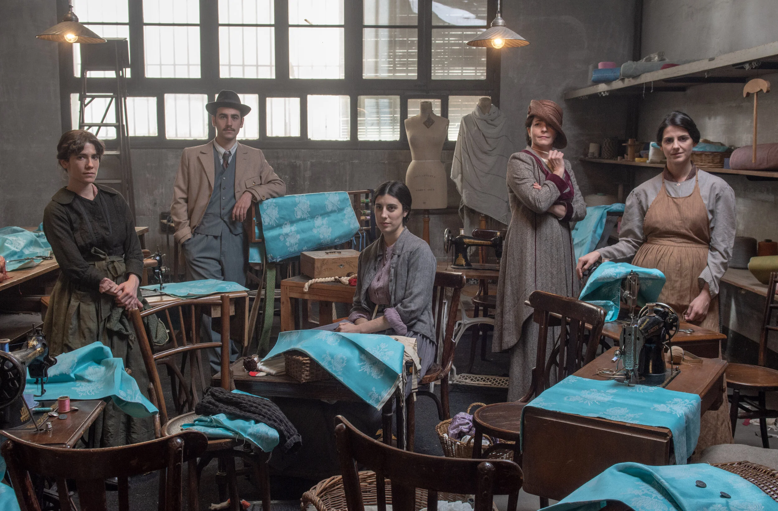Artistic cast of La Mujer del Siglo TV series