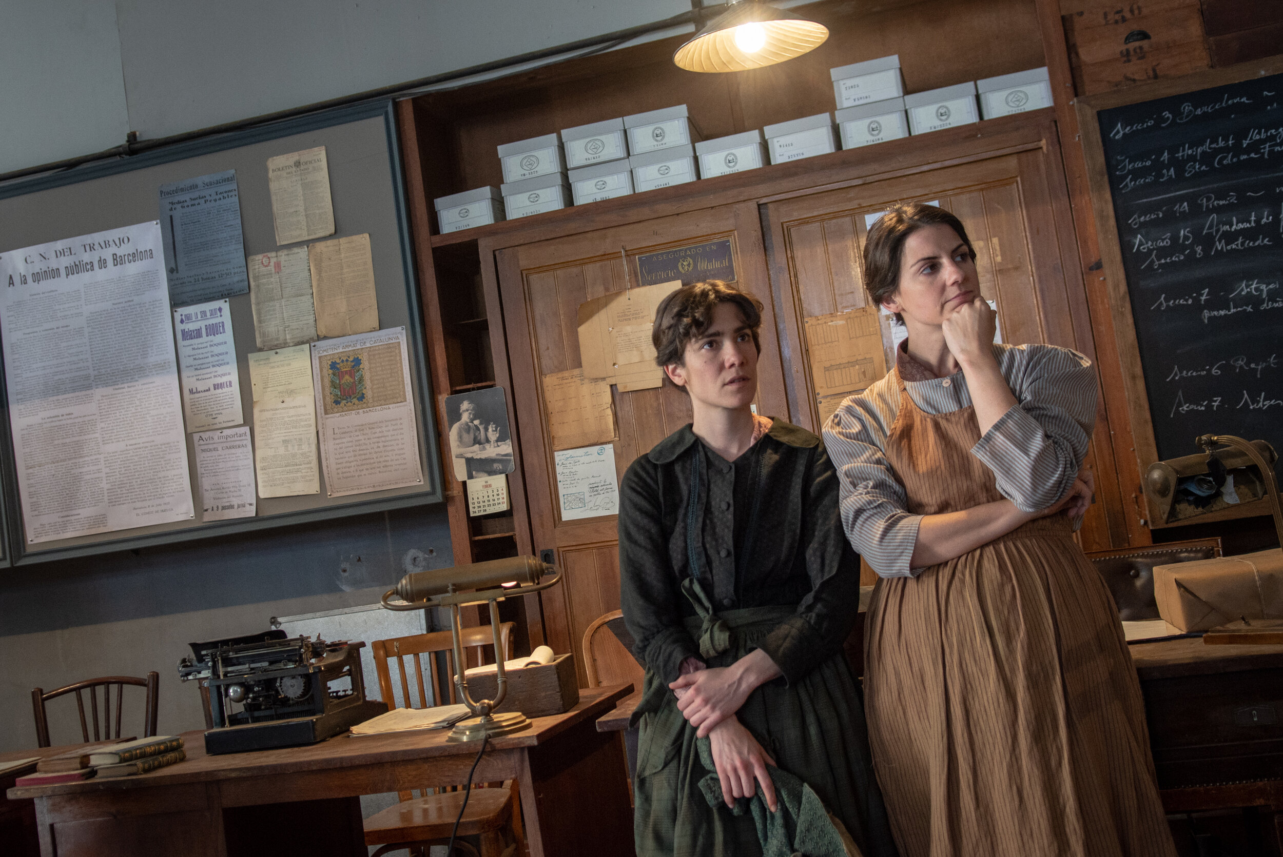 Artistic cast of La Mujer del Siglo TV series