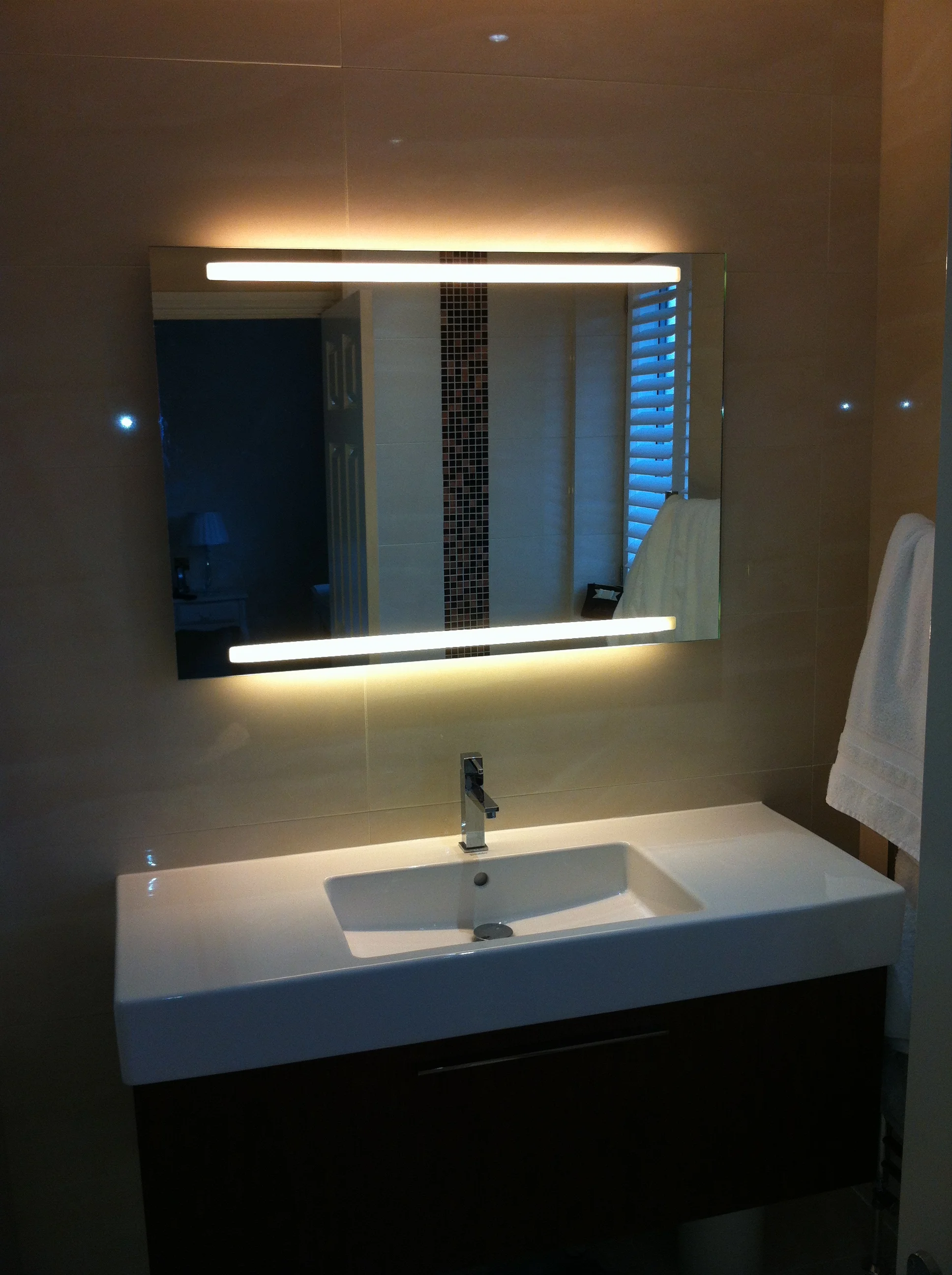 carla bathroom 1.JPG