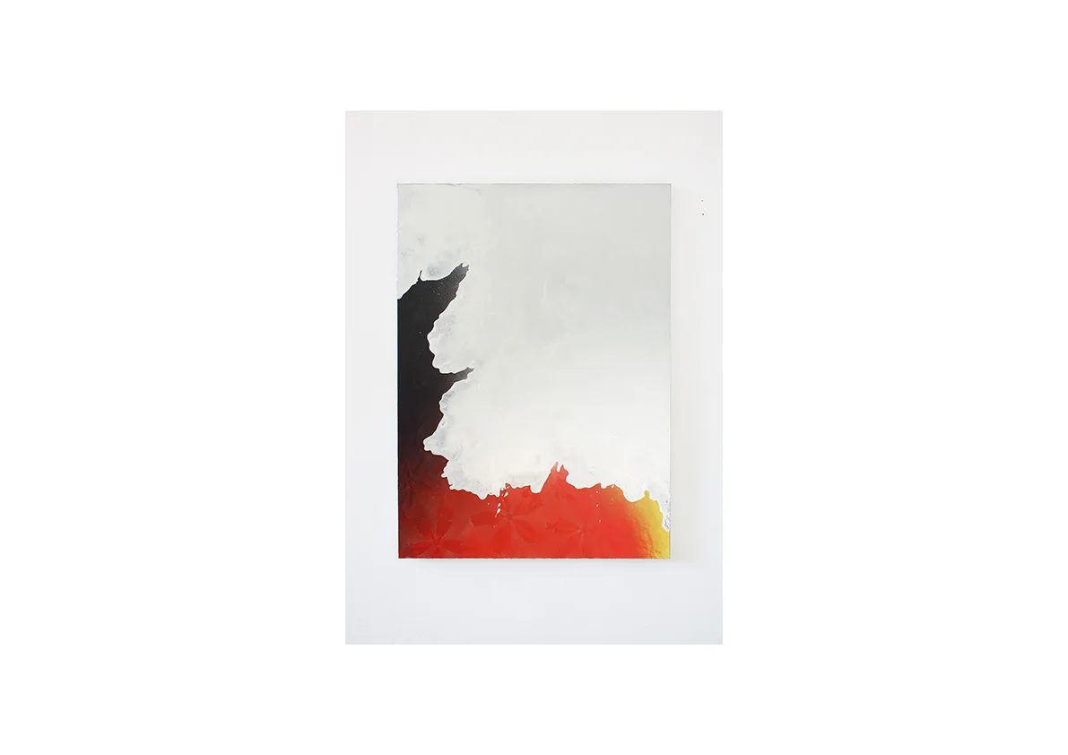 ohne Titel, 2013 Lackspray auf Baumwollstoff 110 x 80 cm