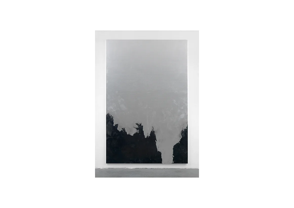Cool Water, 2009 Lackspray auf Baumwollstoff 295 x 195 cm
