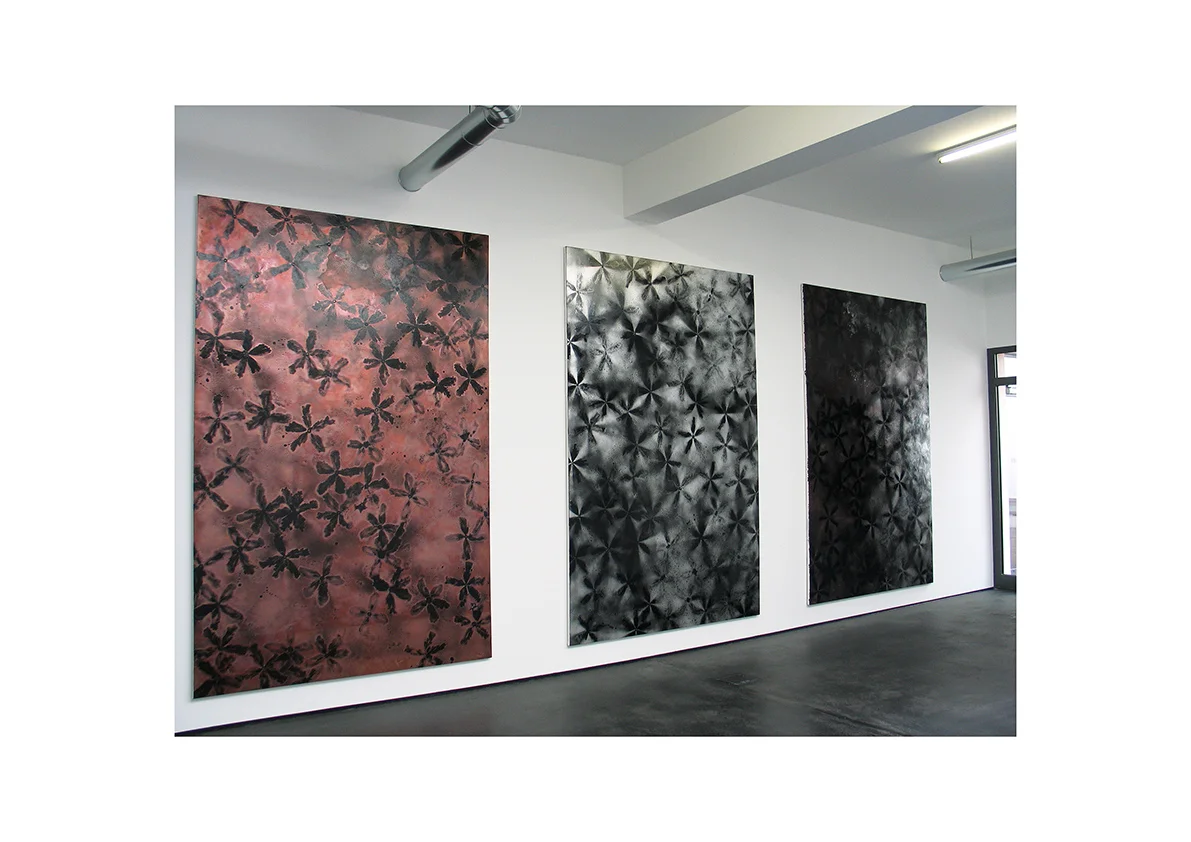 Ohne Titel, 2004 Lackspray auf Baumwollstoff je 295 x 195 cm