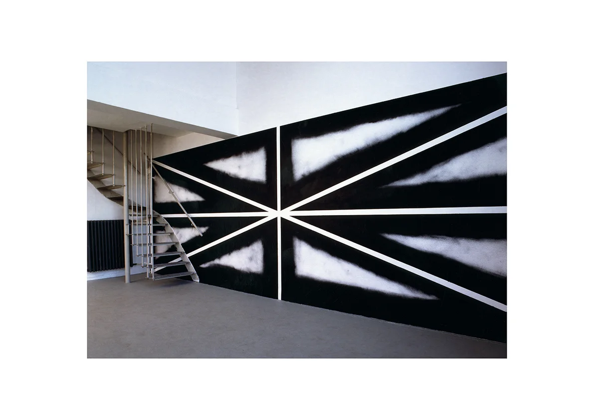 Ohne Titel, 2003 Dispersion und Lackspray auf Wand 245 x 770 cm