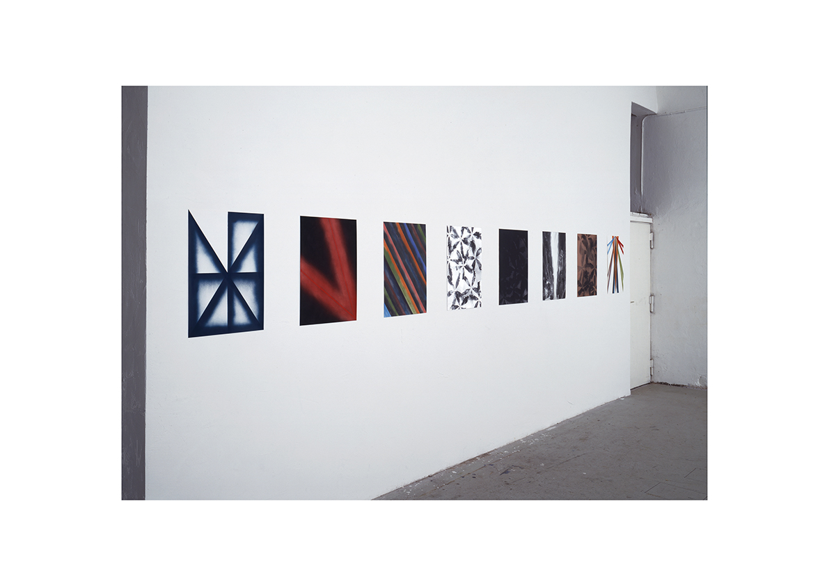Ohne Titel, 2003 Lackspray auf Papier je 63 x 44 cm