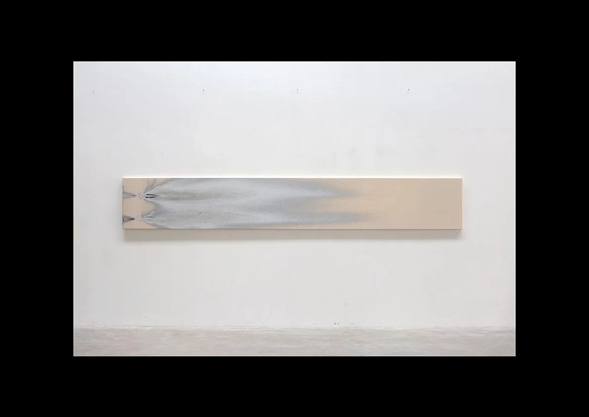  Jets, 2025  Lackspray auf Baumwollstoff 60 x 400 cm 