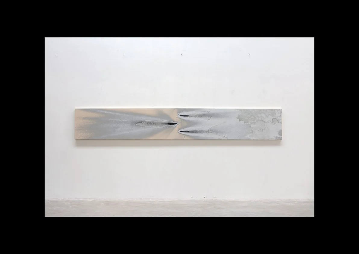  Jets, 2025  Lackspray auf Baumwollstoff 60 x 400 cm 
