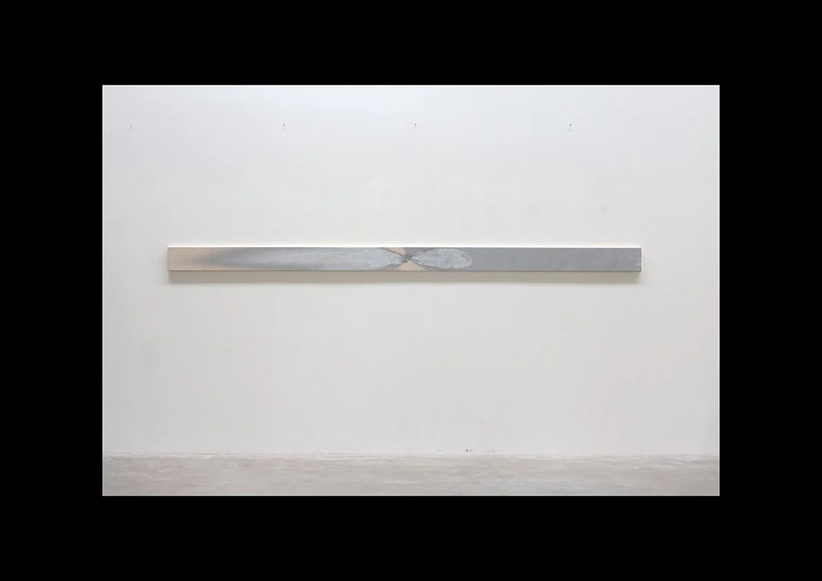  Kollision (Jets), 2024  Lackspray auf Baumwollstoff 20 x 400 cm 