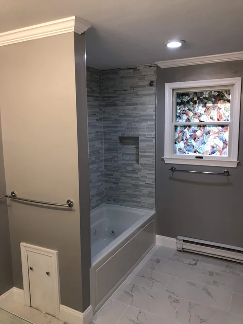 Modern Primary Bath in Pennsburg, PA, photo 6
