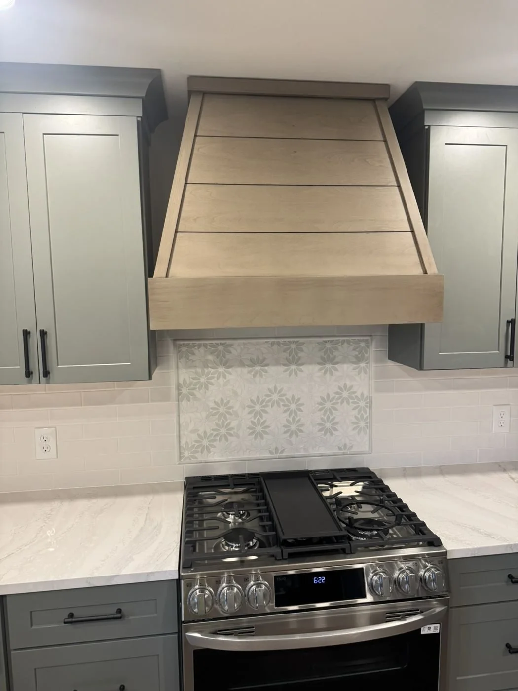 gilbertsville-04-kitchen-hood.jpg