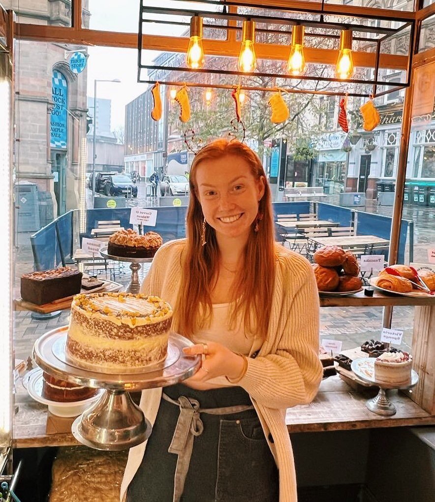 @conniefoxhall &amp; the vegan lemon poppyseed cake. We aren&rsquo;t sure which is cuter! 🍋 

.
.
.
.
.
.
.
.
.
.
.
.
.
#nottingham #notts #lovenotts #indienotts #visitnottingham #cafe #hockley #cafes #breakfast #brunch #lunch #cake #coffee #cakeand