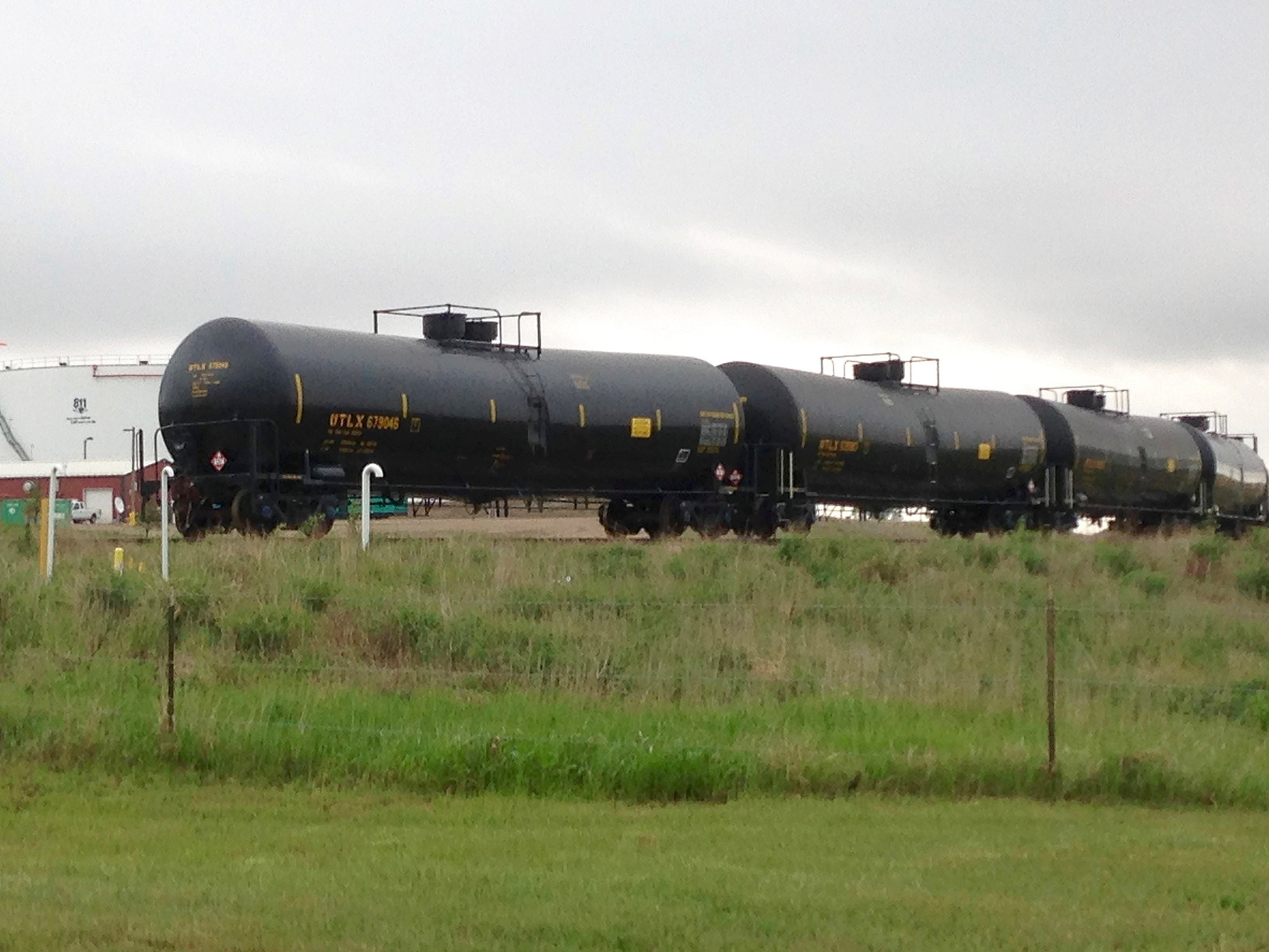 Rail traffic near Epping, ND transporting Bakken oil