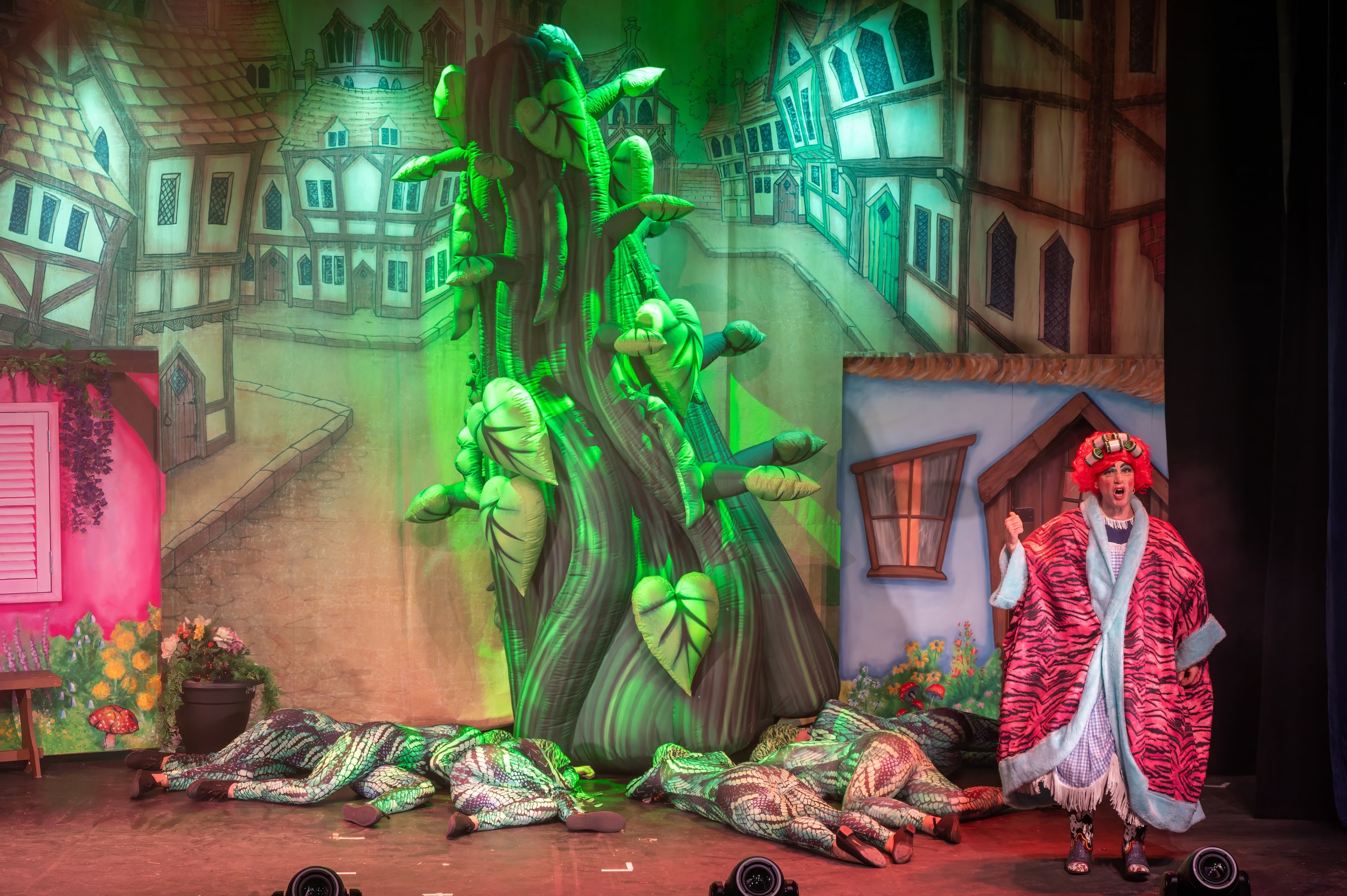 DTCo - JatB - Show - 00287.jpg