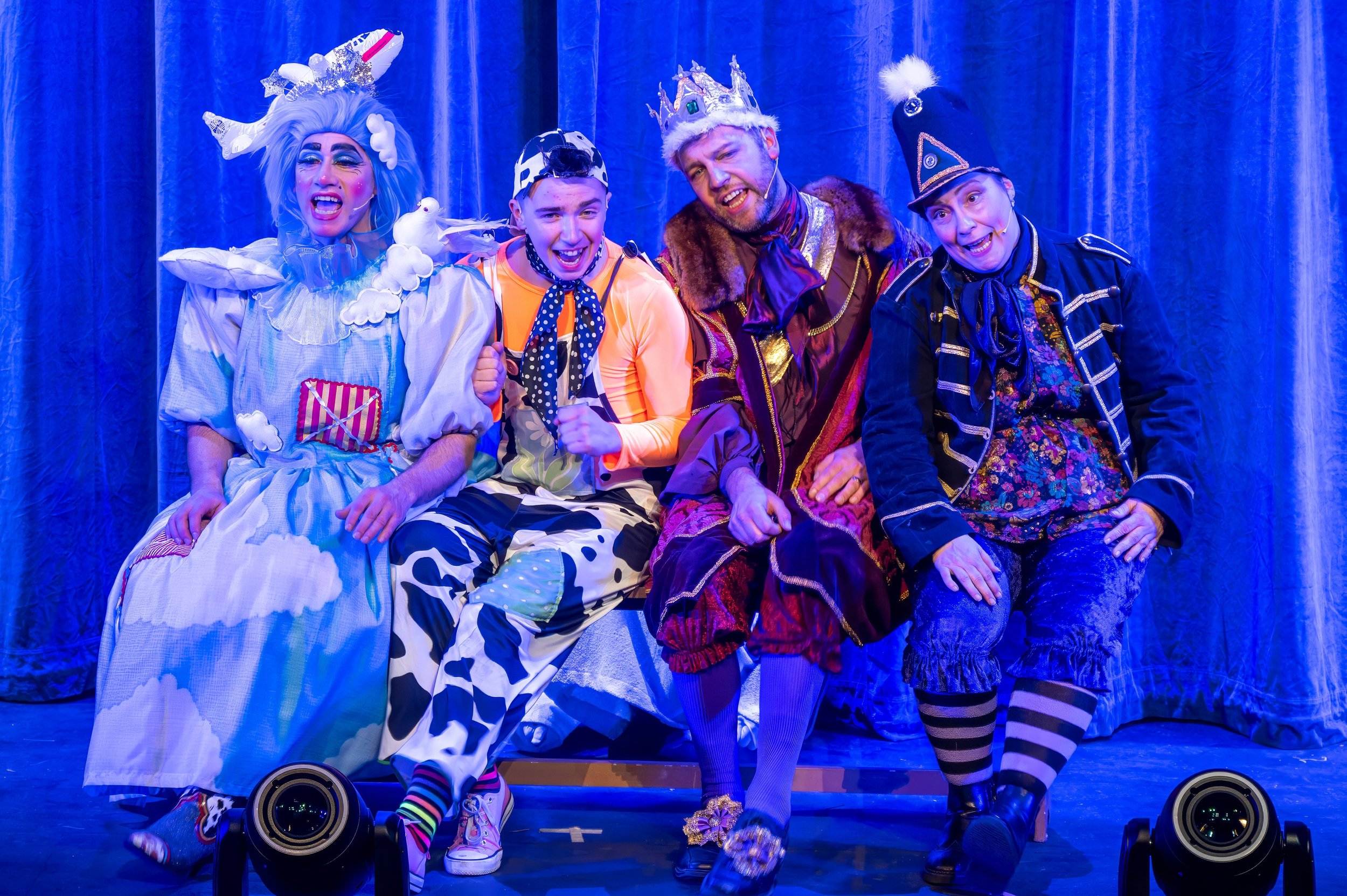 DTCo - JatB - Show - 00381.jpg