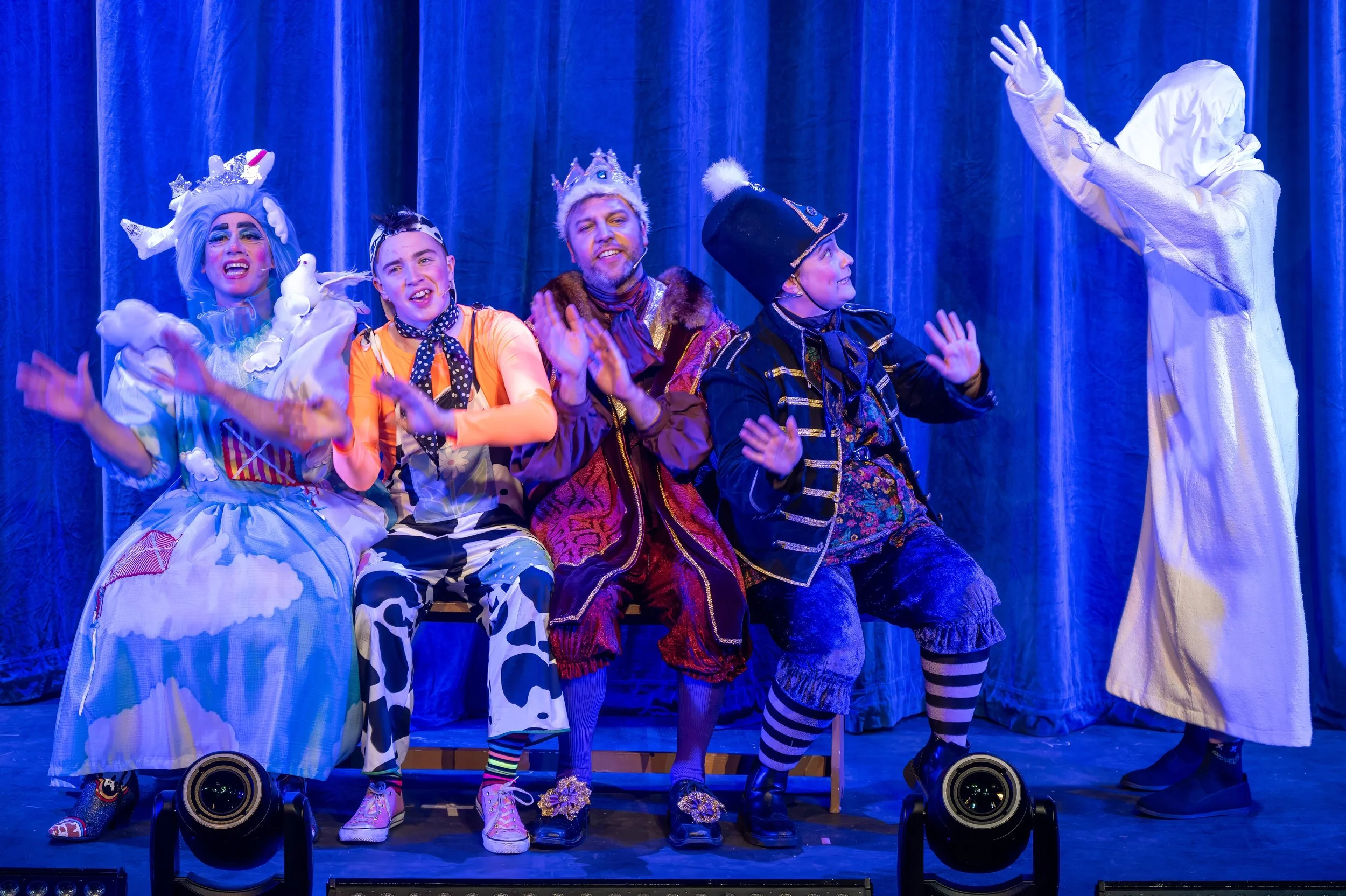 DTCo - JatB - Show - 00383.jpg