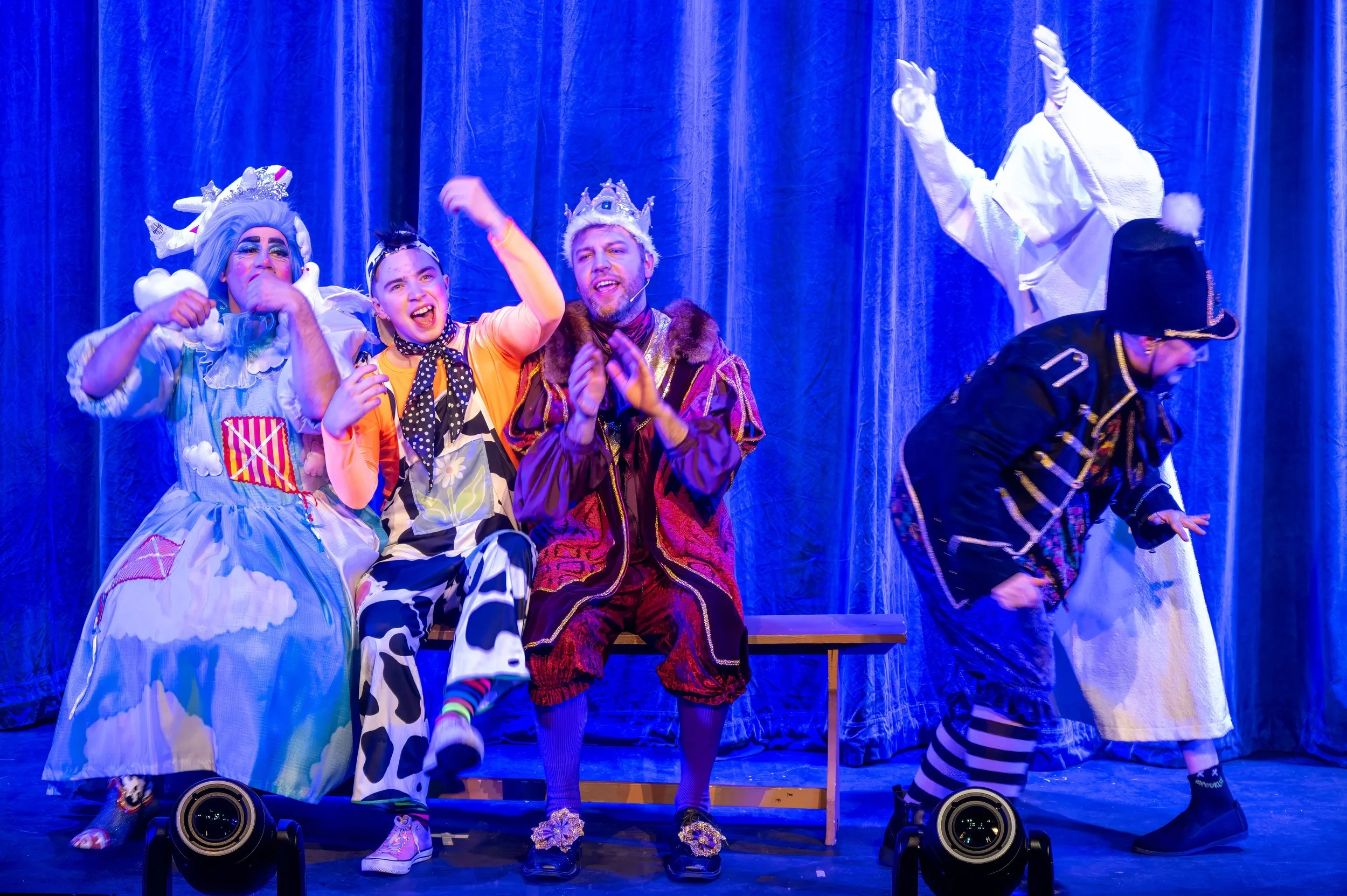 DTCo - JatB - Show - 00384.jpg