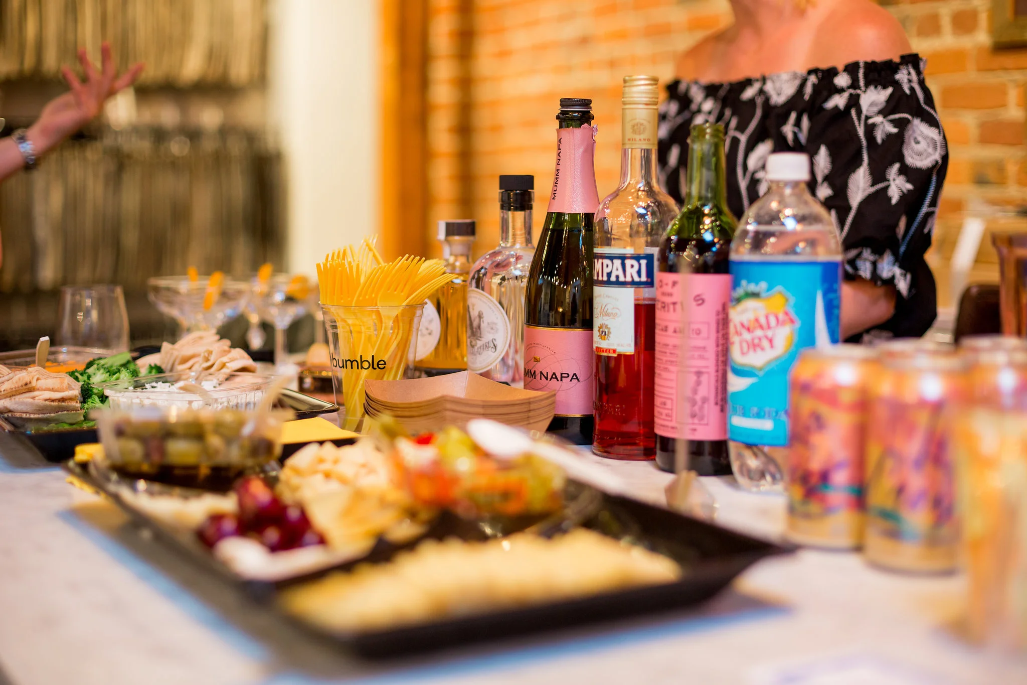 how to plan an event with little budget.jpg