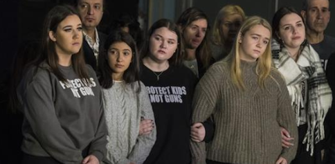 Fusillade de l'avenue Danforth : victimes et proches pressent Justin Trudeau d'agir