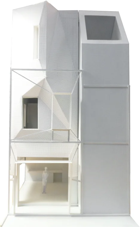 model1_1.jpg