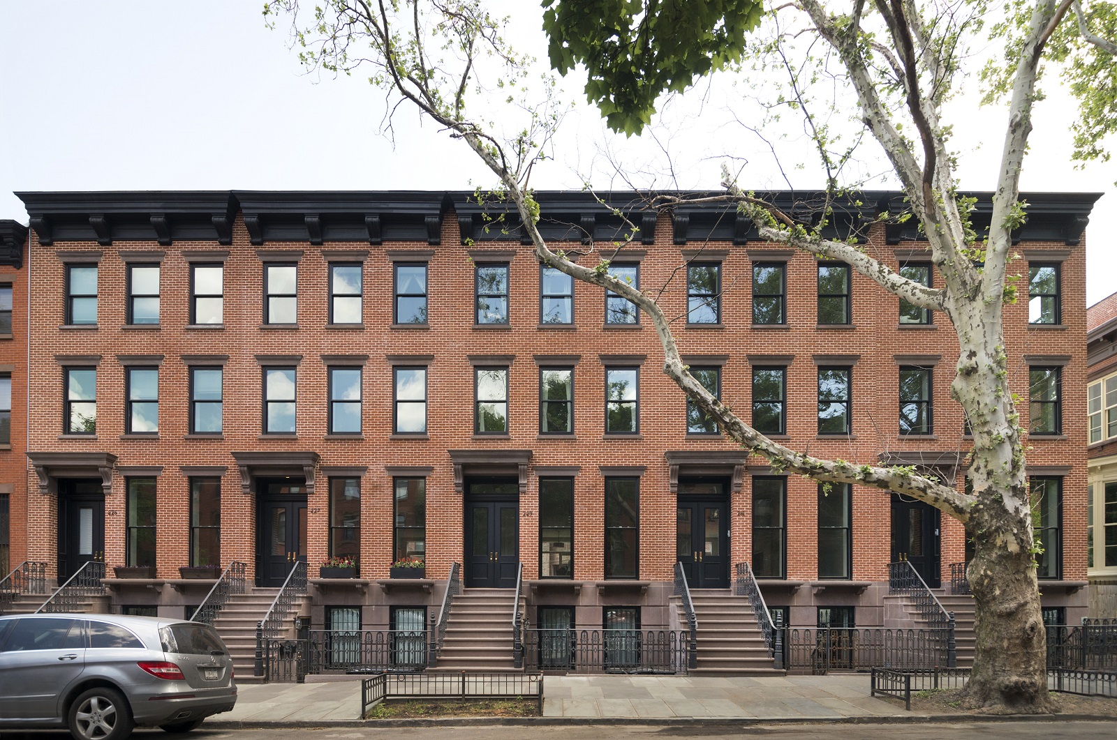 fort-greene-five-brooklyn-brownstone-townhouse-new-construction-landmarks-01.jpg