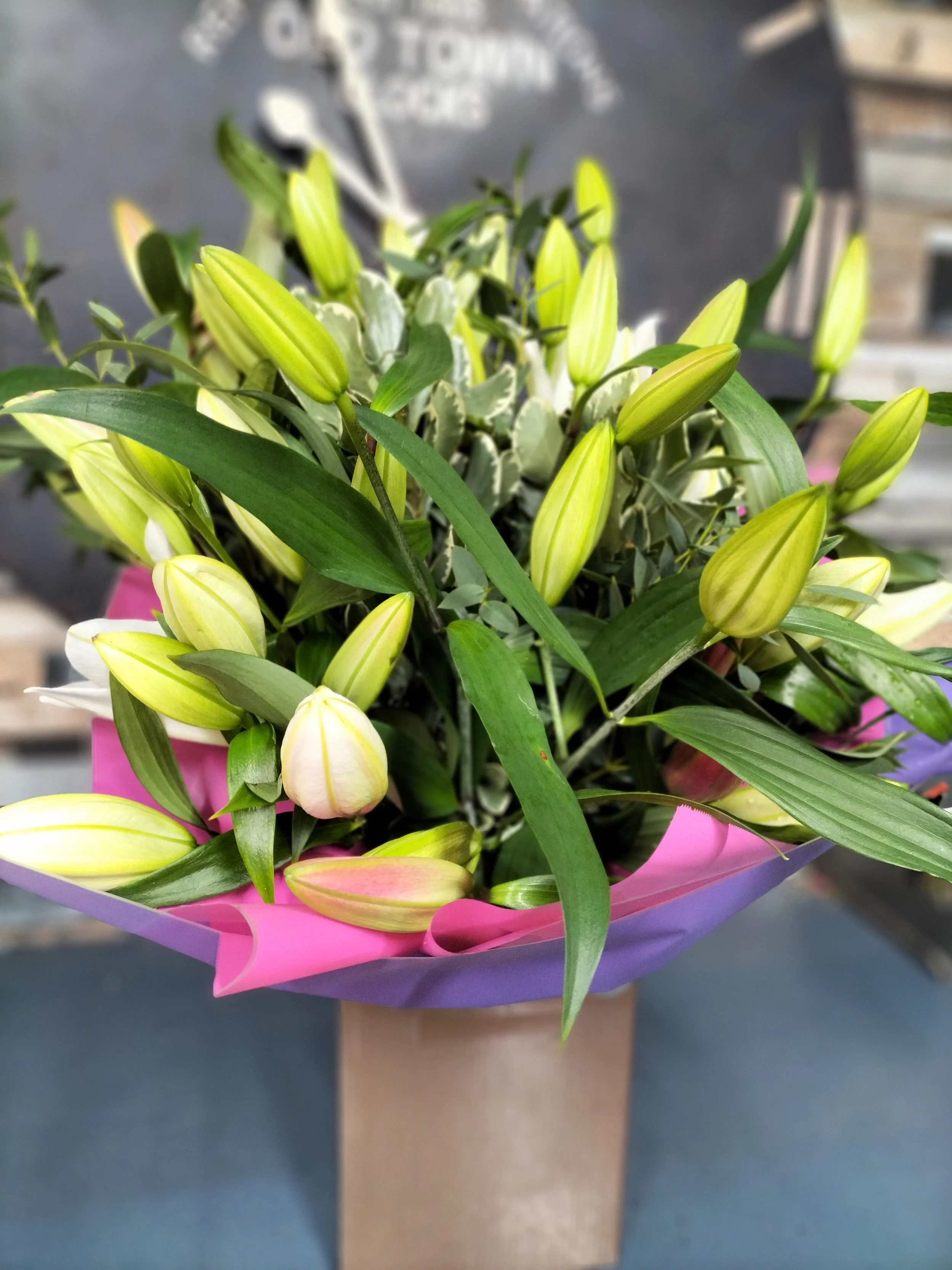 Lily handtie