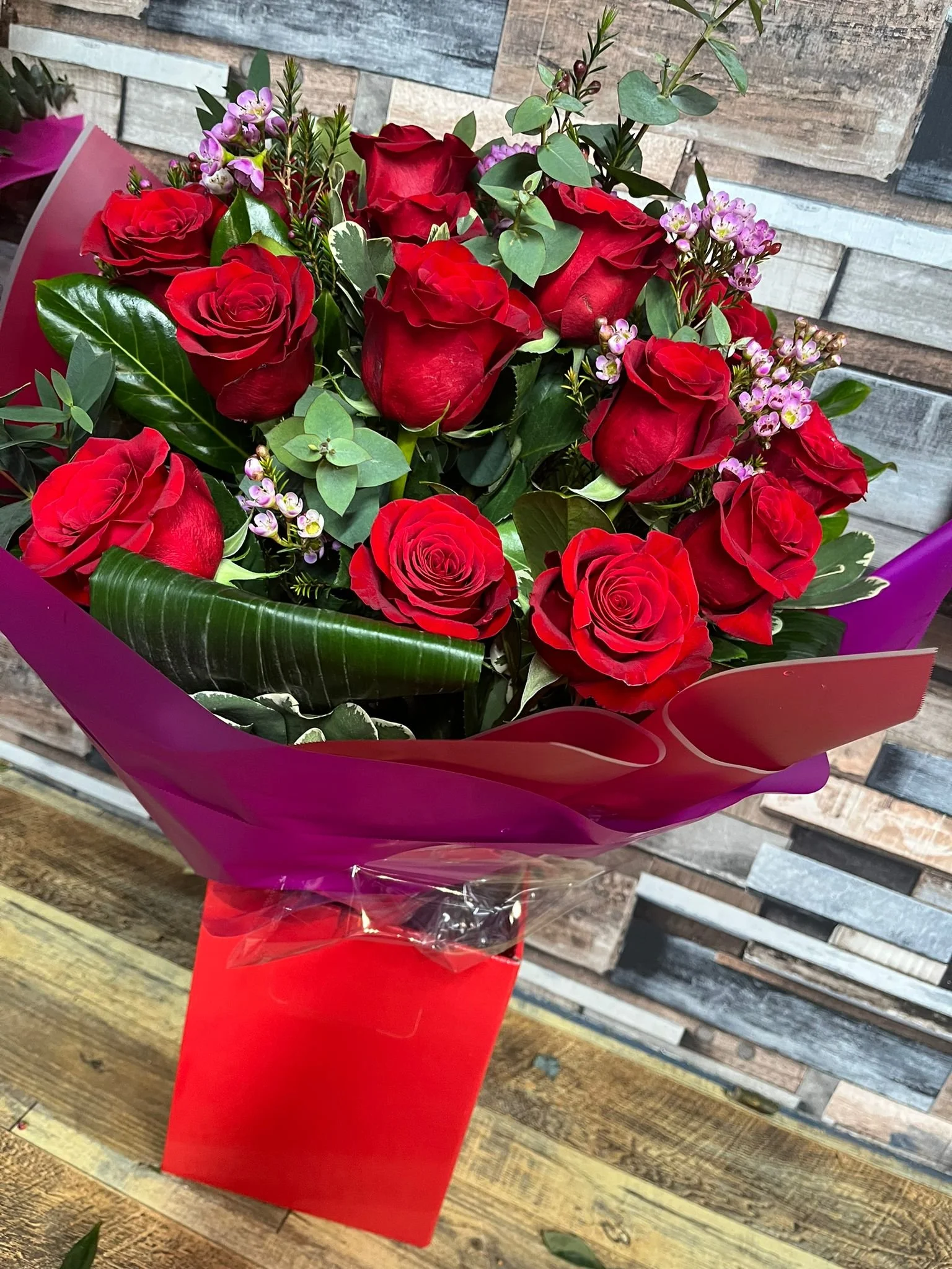 18 Red Roses (18 Types of Love) 😘