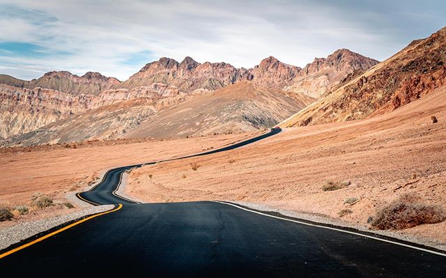 -Somewhere in Death Valley National Park 🏞 💀 🌵-.
.
.
#somewhereindeathvalley #deathvalley @deathvalleynps #travelcalifornia #natgeo #traveldeeper  #the_folknature #vacationwolf #theglobewanderer #passionpassport  #natgeotravel #travelphotography #