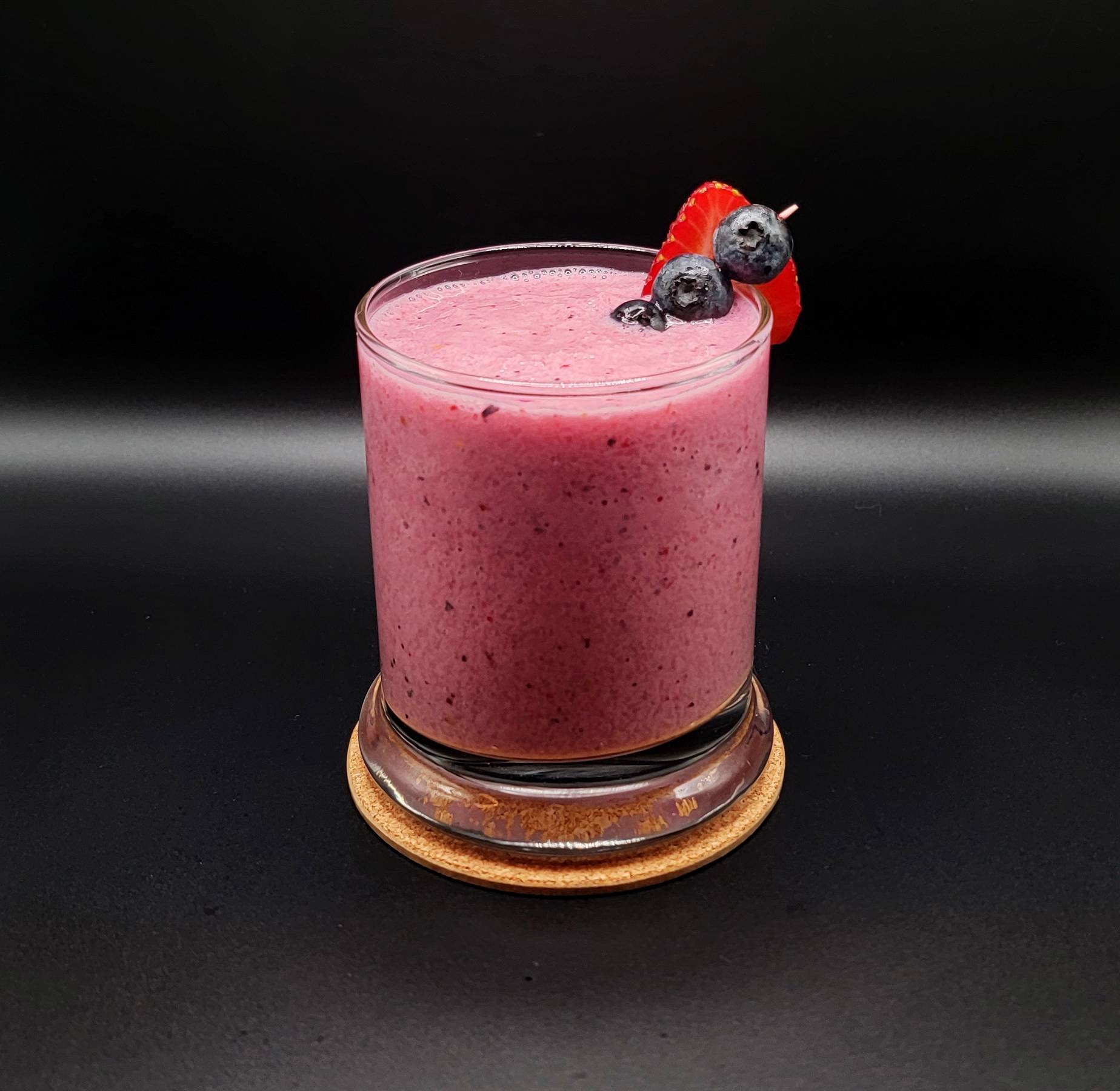 https://images.squarespace-cdn.com/content/v1/5bcccf8b9b7d15579477a125/5b564c42-fb73-4832-a5f1-92dea833ccd2/Coconut%2BBerry%2BSmoothie.jpg