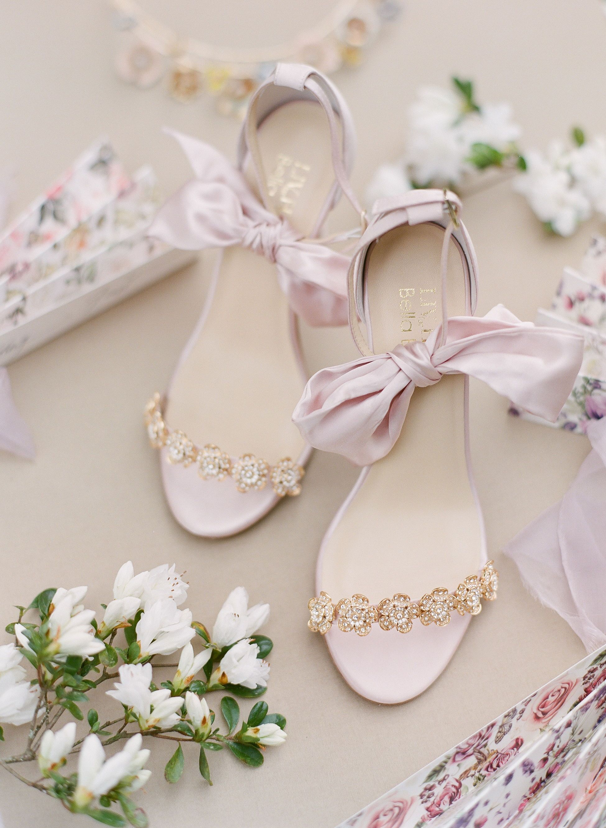 Bella Belle / Mariee // Photo: Happy Bloom Photography