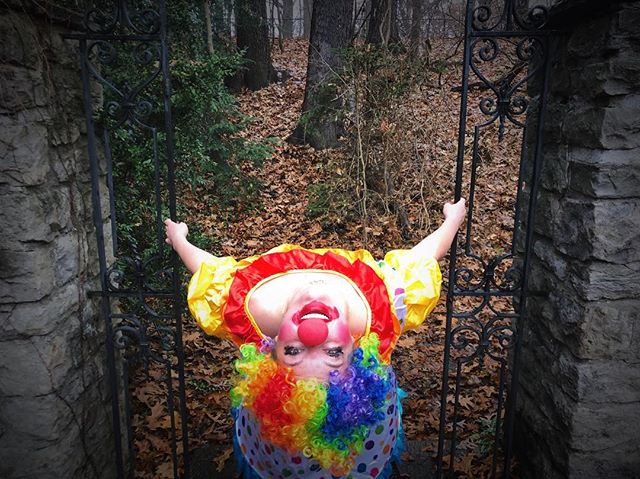#altclown #sadclown #badclown #clown #clowns #ladyclown #clowning #clownsightings #clownsofinstagram #crazyclown #clowncostume #chloetheclown #chloeclownsaround #clownonthetown #bigshoestofill #sexyclown #happyclown #hotclown