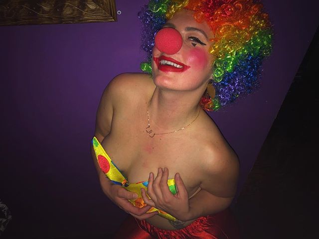 🔴 Stay Clownin&rsquo; 🔴

#altclown #sadclown #badclown #clown #clowns #ladyclown #clowning #clownsightings #clownsofinstagram #crazyclown #clowncostume #chloetheclown #chloeclownsaround #clownonthetown #bigshoestofill #sexyclown #hotclown