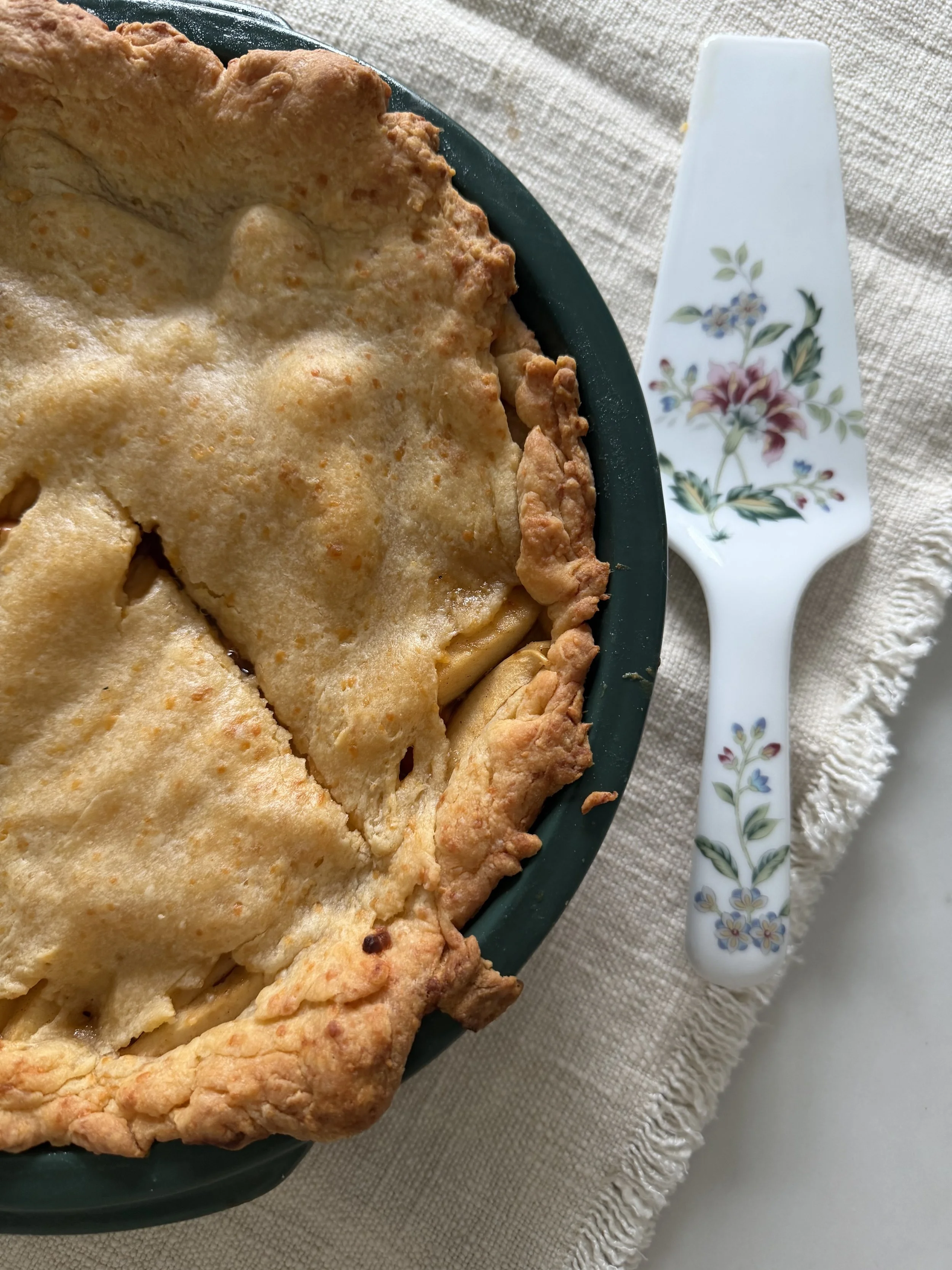 Red Pepper Jelly Apple Pie