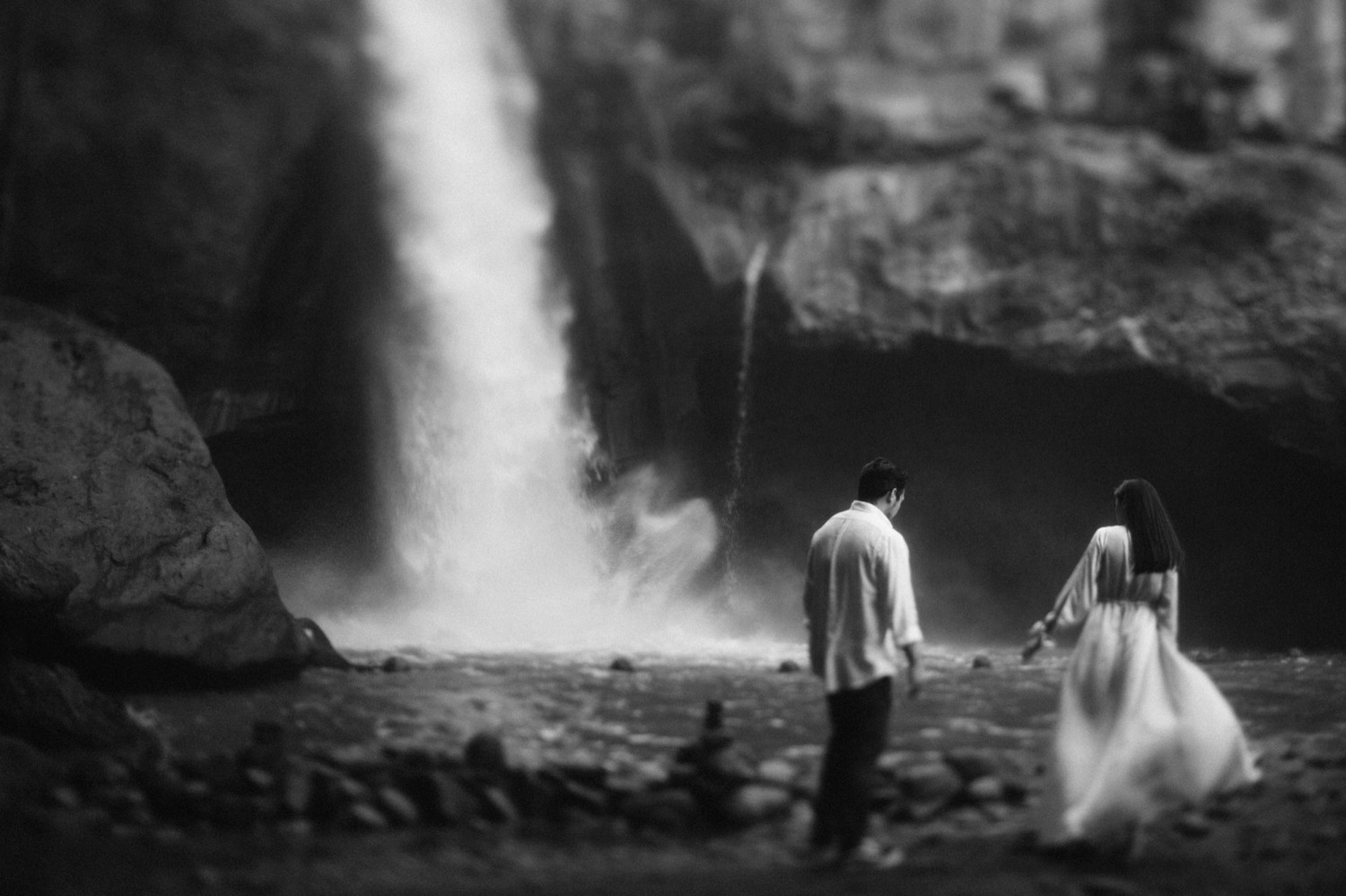 hebron - casey - bali - engagement session photography - carol kuntjoro-21.jpg