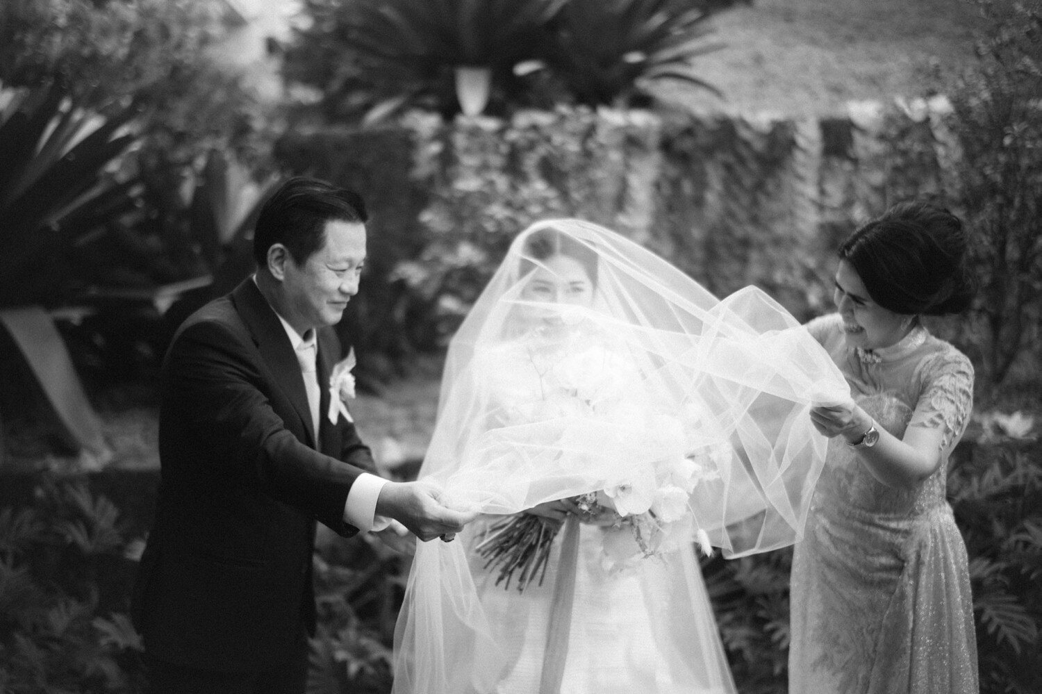 rius elwiana amaryllis bogor yefta gunawan wedding dress andy chun my voila carol kuntjoro wedding photography-32.jpg