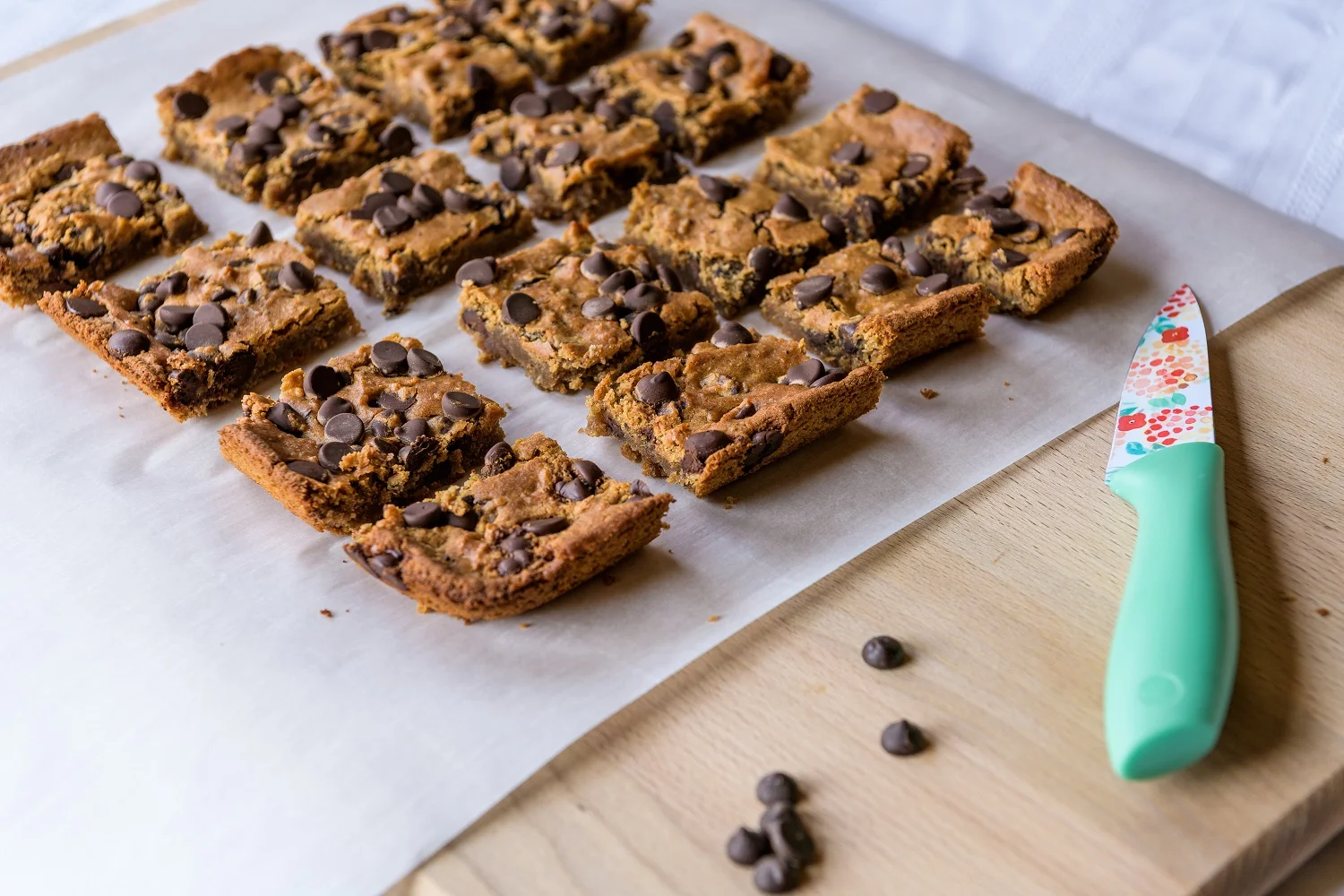 blondies-with-knife.jpg