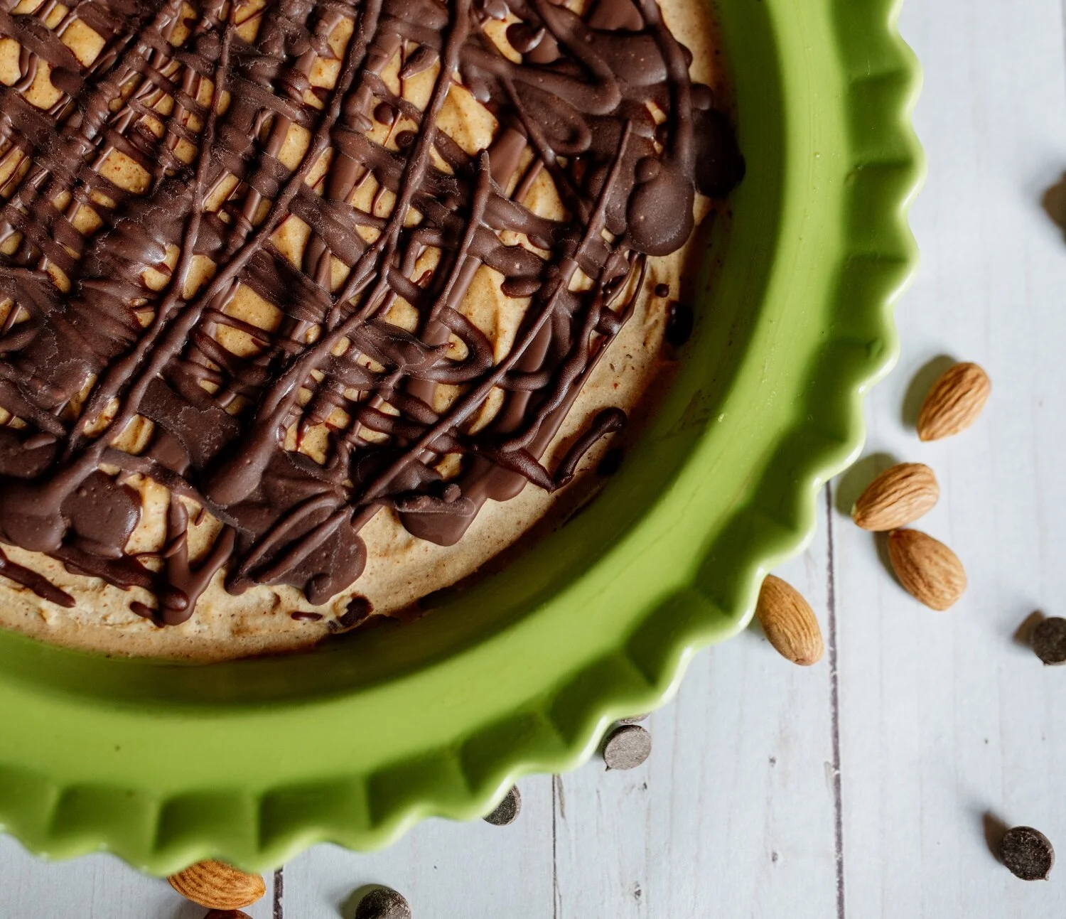  No-Bake Almond Butter Chocolate Banana Cream Pie 