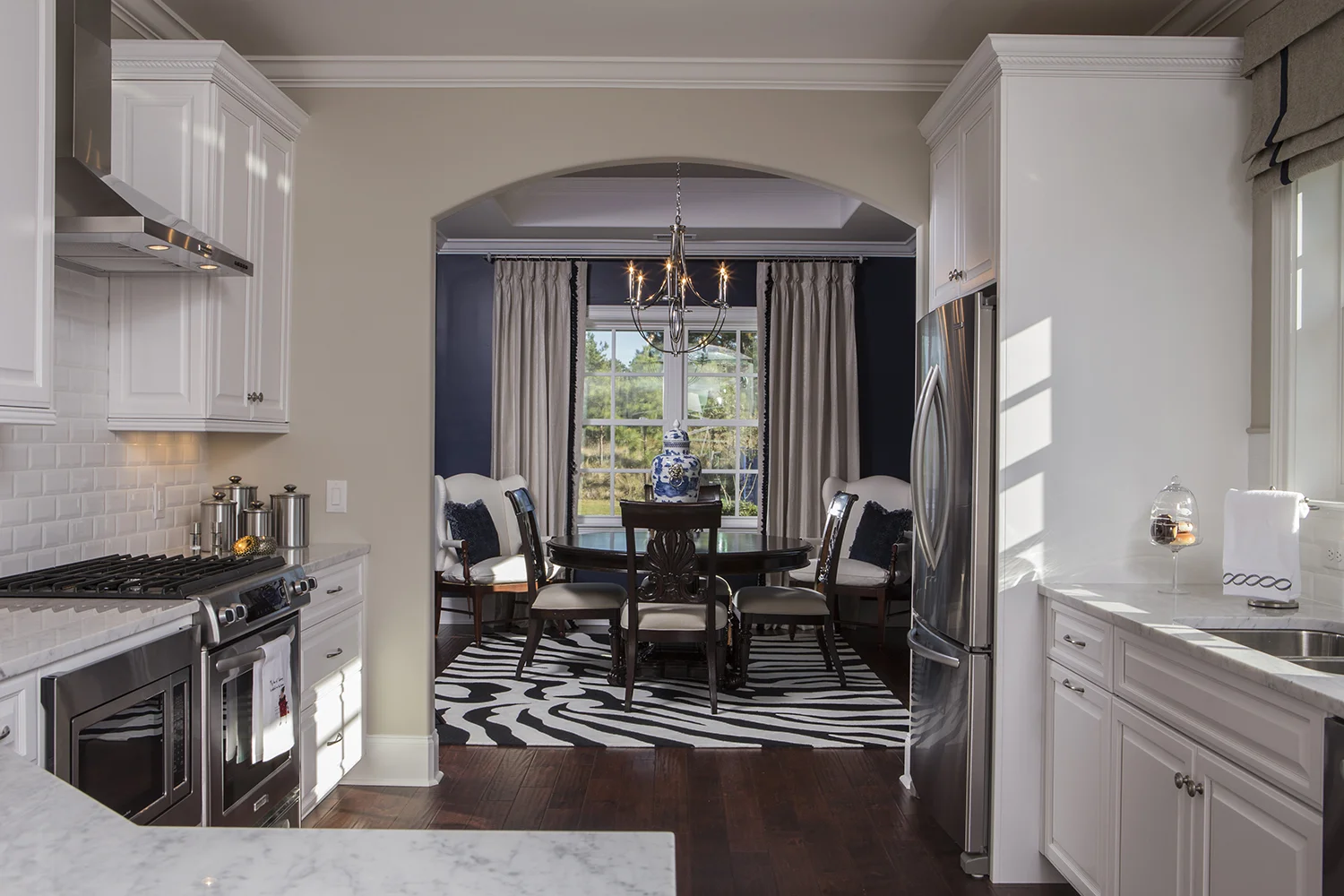 kitchen-dining-room-interior-design-legacy-interiors-myrtle-beach-south-carolina-1.jpg