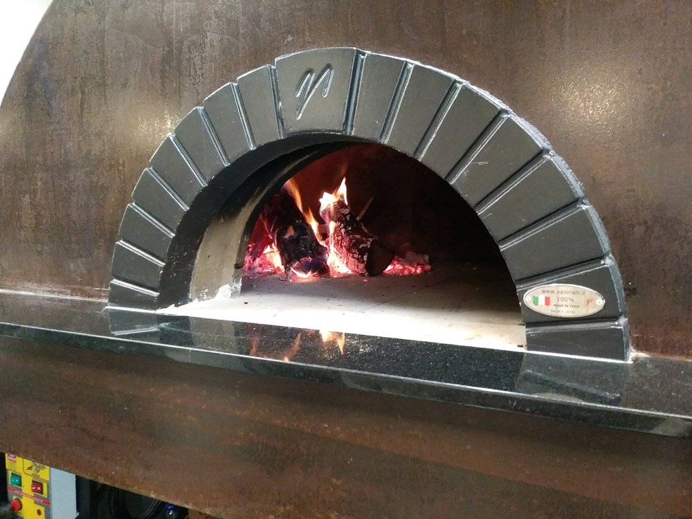 pizza geo - mugniani oven.jpg