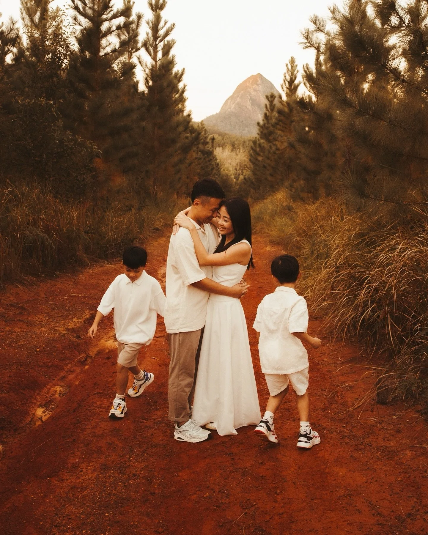 Over the last couple of years, meeting and photographing families visiting from Singapore has been so special. 
This lovely family was so much fun to capture. I feel so grateful to be chosen to capture holiday memories and share these moments with fa