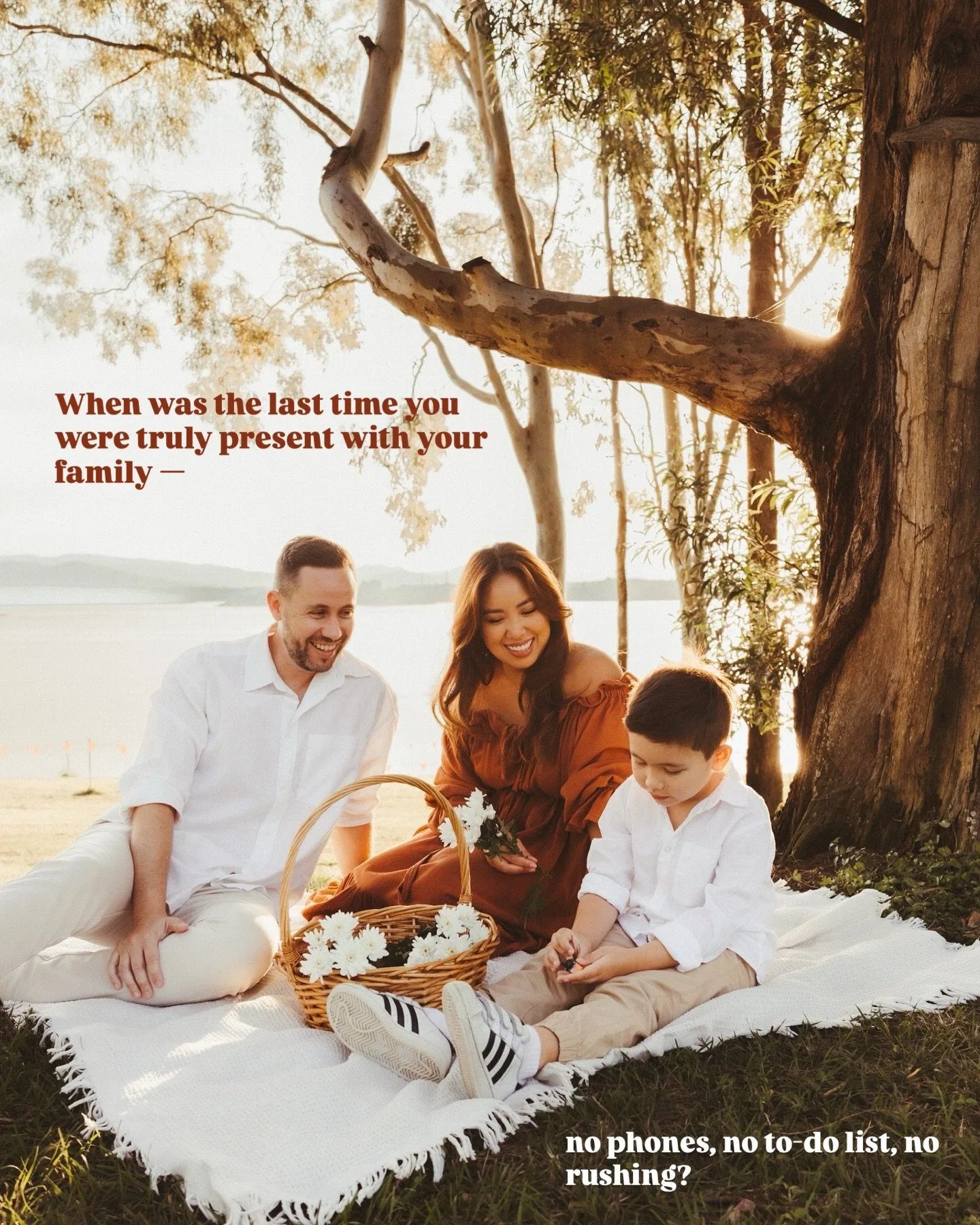 One golden hour. One beautiful location. One little pause from the rush of everyday life, to remember what matters most. 

#brisbanephotographer #brisbanefamilyphotographer #brisbanefamilyphotography #familyphotographybrisbane #newbornphotography #fa
