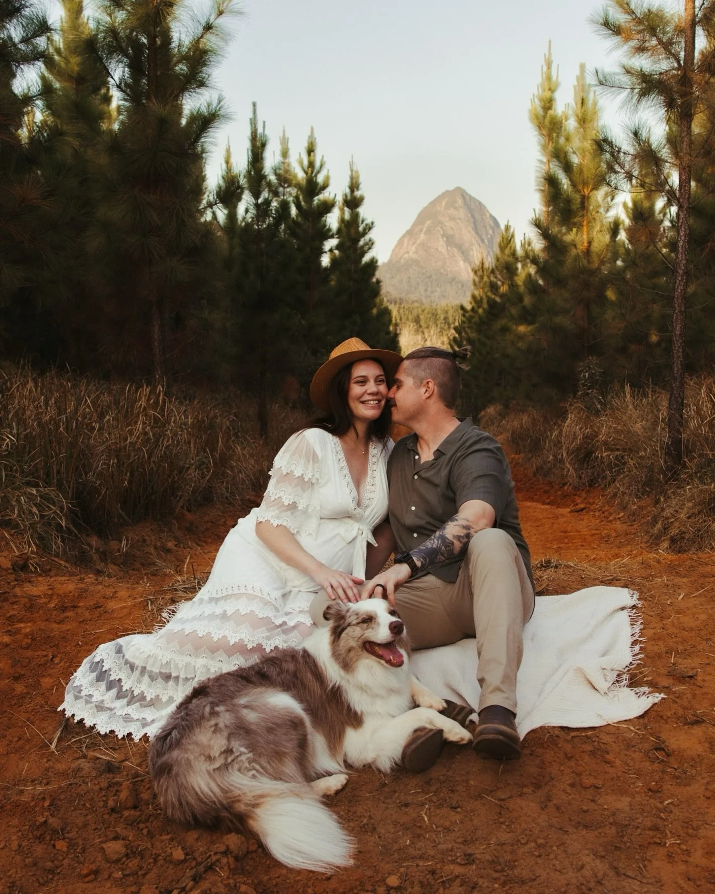 Pregnancy changes you, not just your body, but your heart.

These sessions are about slowing down, breathing, and letting yourself be seen in this in-between season.

Reminder: February is now fully booked on weekends, and I only have a few spots lef