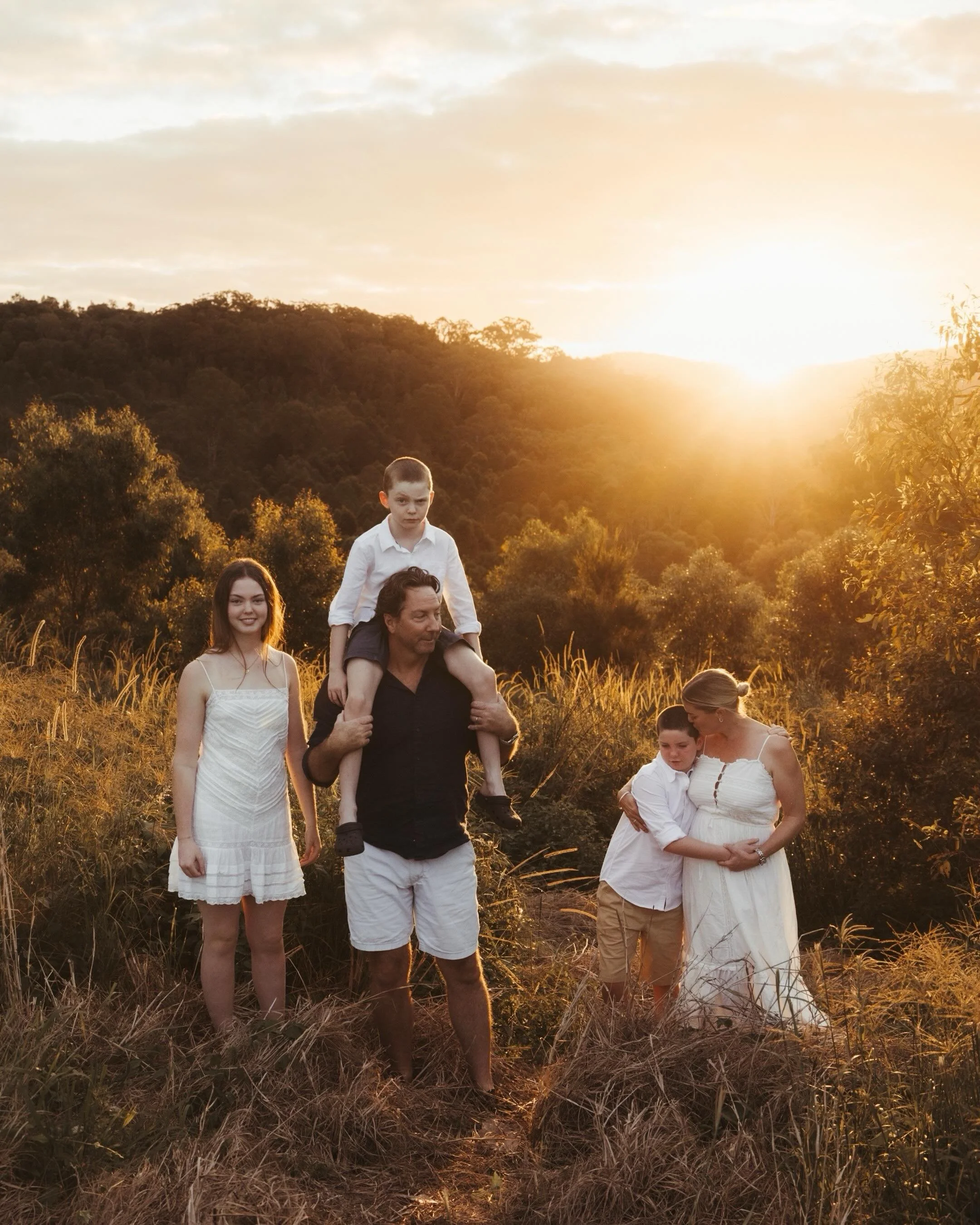 The secret to natural family photos? Stop worrying about the camera&hellip; 

Your kids don&rsquo;t need to smile perfectly. You don&rsquo;t need to know what to do with your hands. The best galleries come from connection, not posing.

Talk to your k