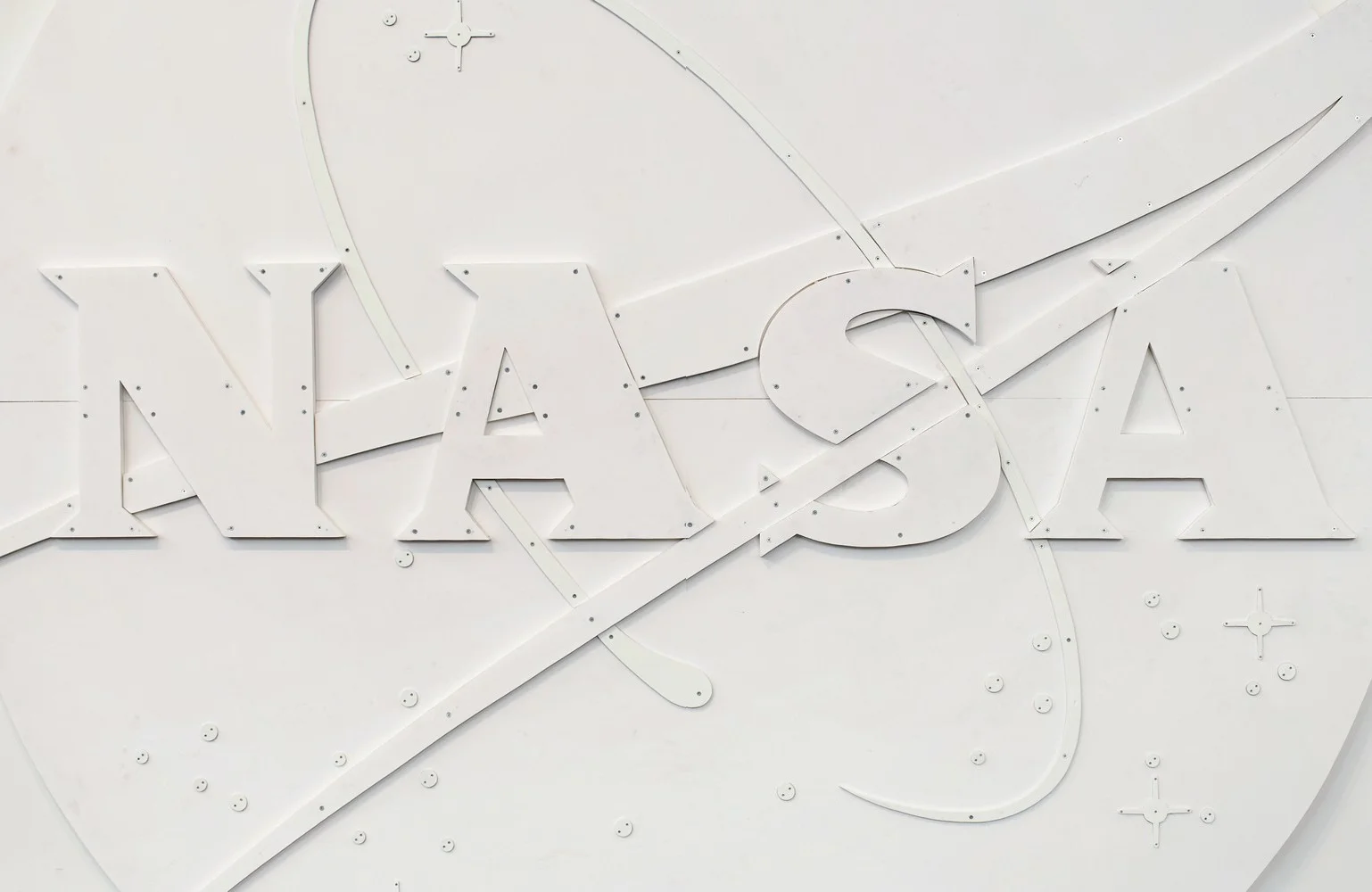 NASA Meatball Logo,White, 2007 Courtesy Gagosian Gallery, photo by Genevieve Hanson