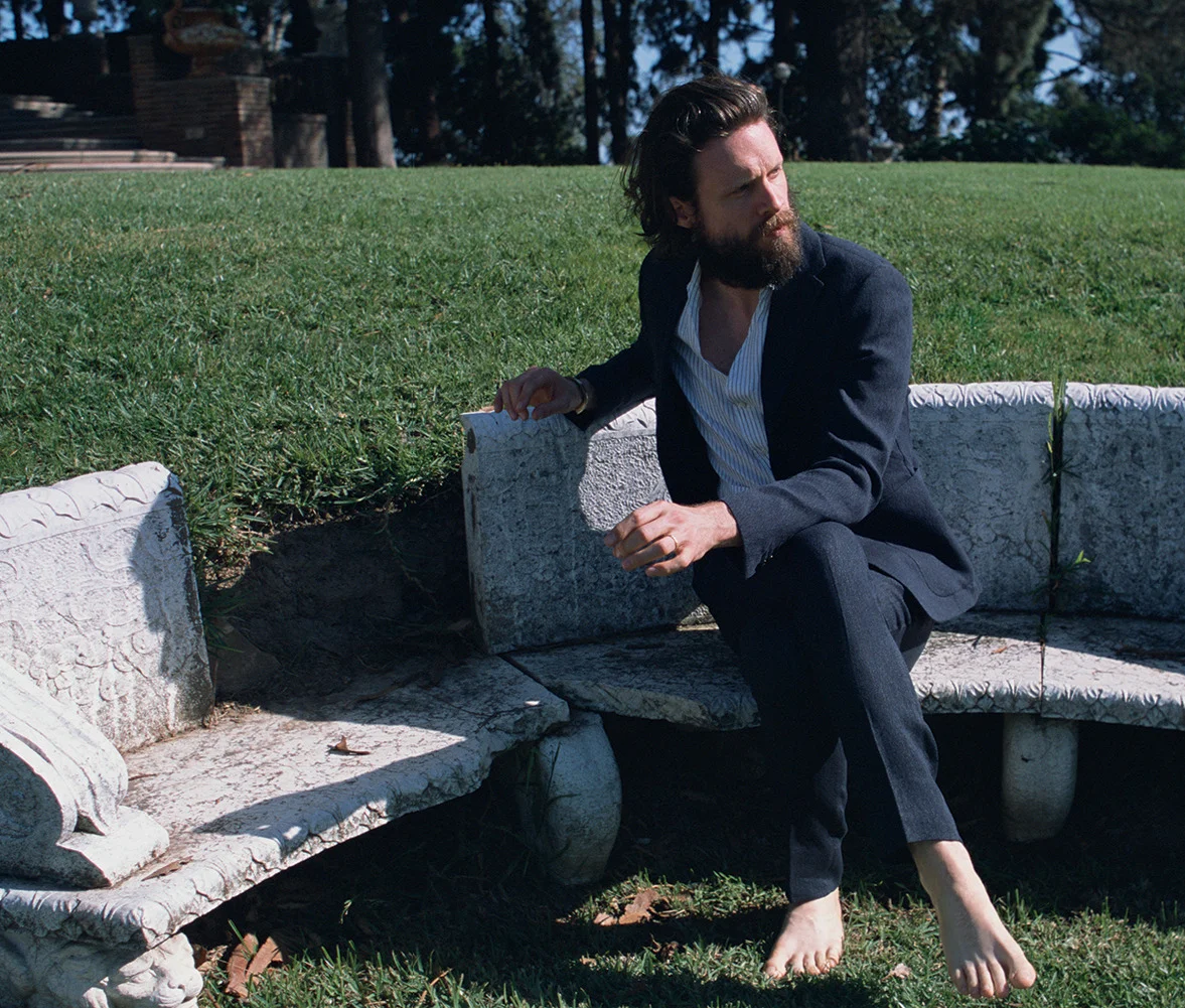 Navy rolling raised linen blazer and classic raised linen trouser OUR LEGACY, dickie cotton beach shirt EIDOS NAPOLI